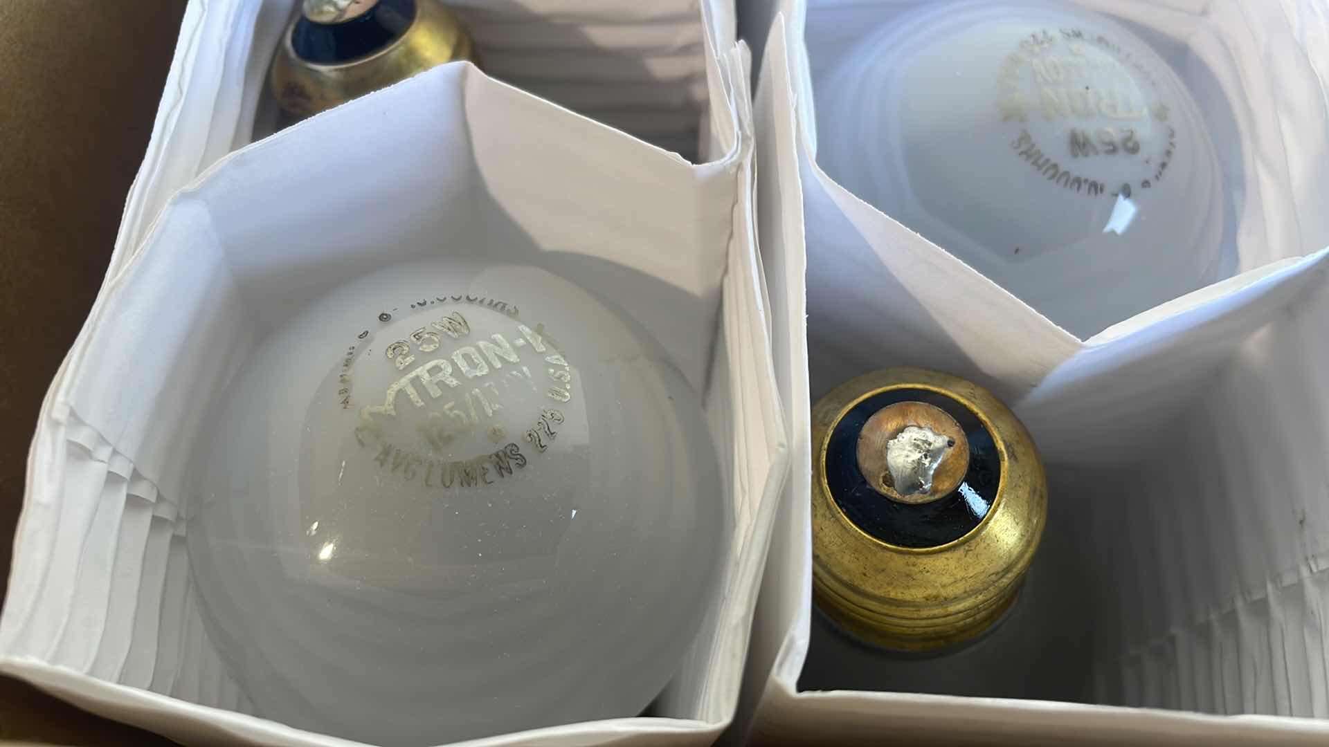 Photo 1 of 25 WATT LIGHT BULBS(120)