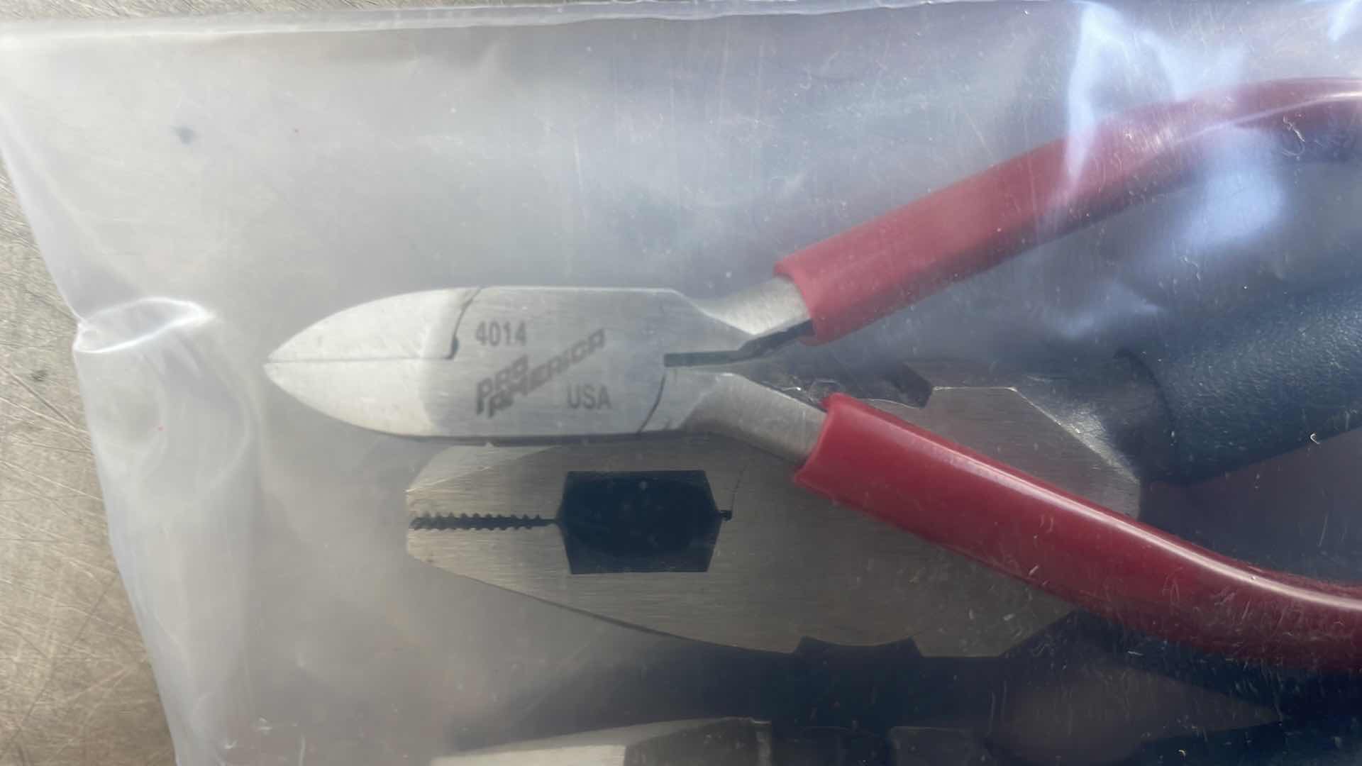 Photo 1 of PRO AMÉRICA LINEMAN PLIERS 6” (4), SMALL DIKES USA