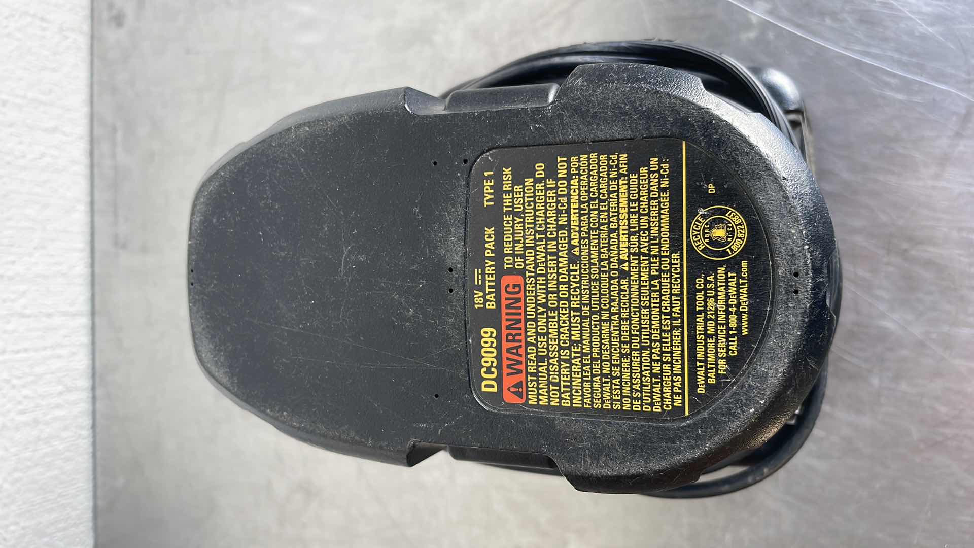 Photo 1 of DEWALT CHARGER DW9116 & DEWALT 18v BATTERY PACK DC9099