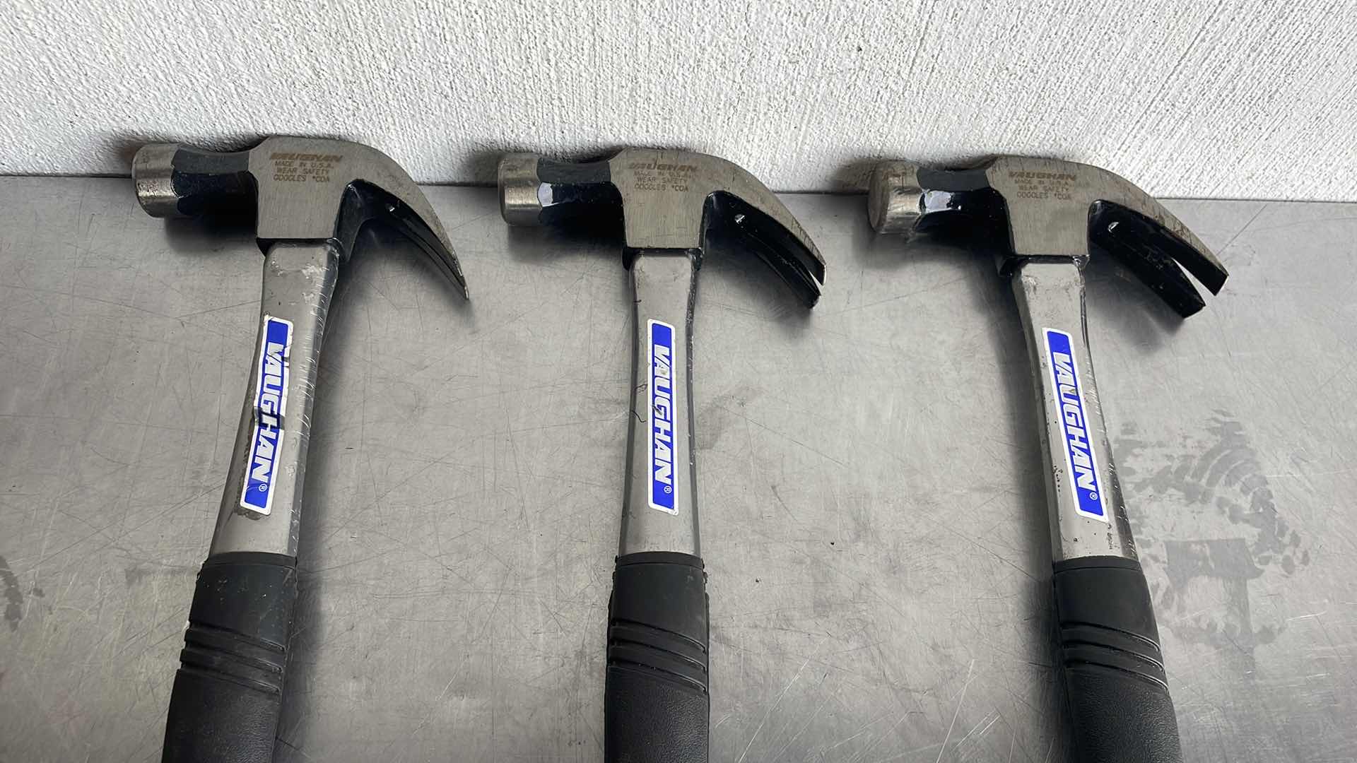 Photo 1 of VAUGHAN 12715 R20 20OZ SOLID STEEL NAIL HAMMER(3) USA