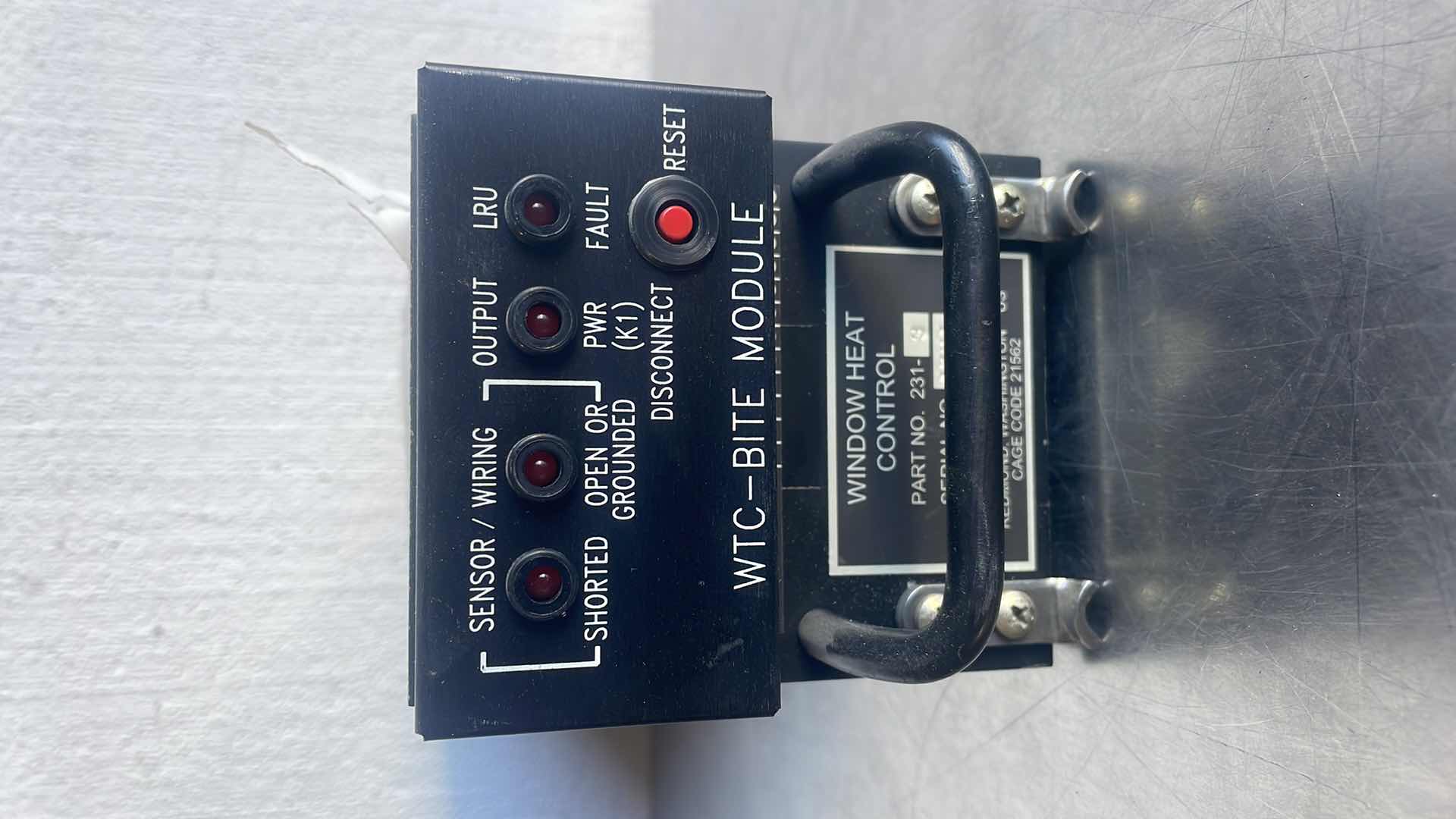 Photo 1 of RUMBOLD 64264-001-001 OVEN CONTROLLER CONVERTER FOR
BOEING 737 - 300