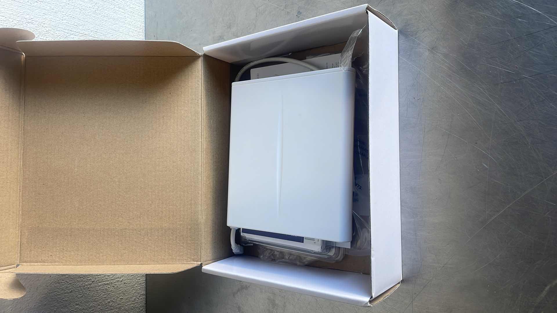 Photo 1 of MEMOREX 8X SLIM EXTERNAL CD/DVD WRITER USB POWERED