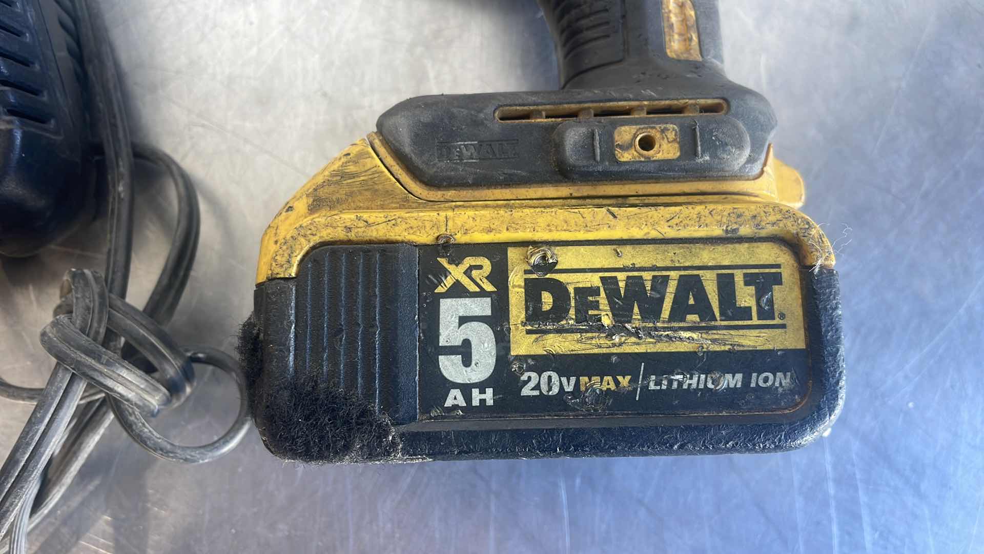 Photo 1 of DEWALT 20V CORDLESS DRILL DRIVER DCD 777 WITH BATTERY AND CHARGER