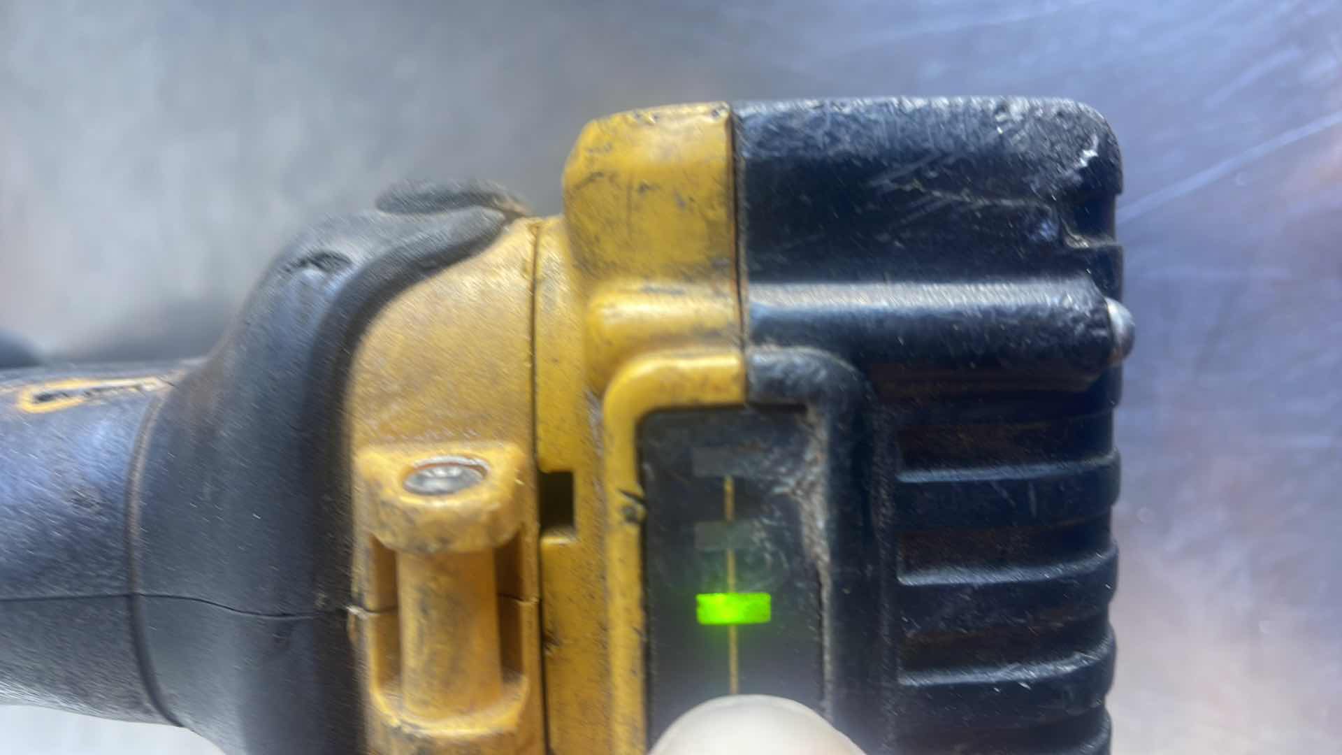 Photo 1 of DEWALT 20V CORDLESS DRILL DRIVER DCD 777 WITH BATTERY AND CHARGER