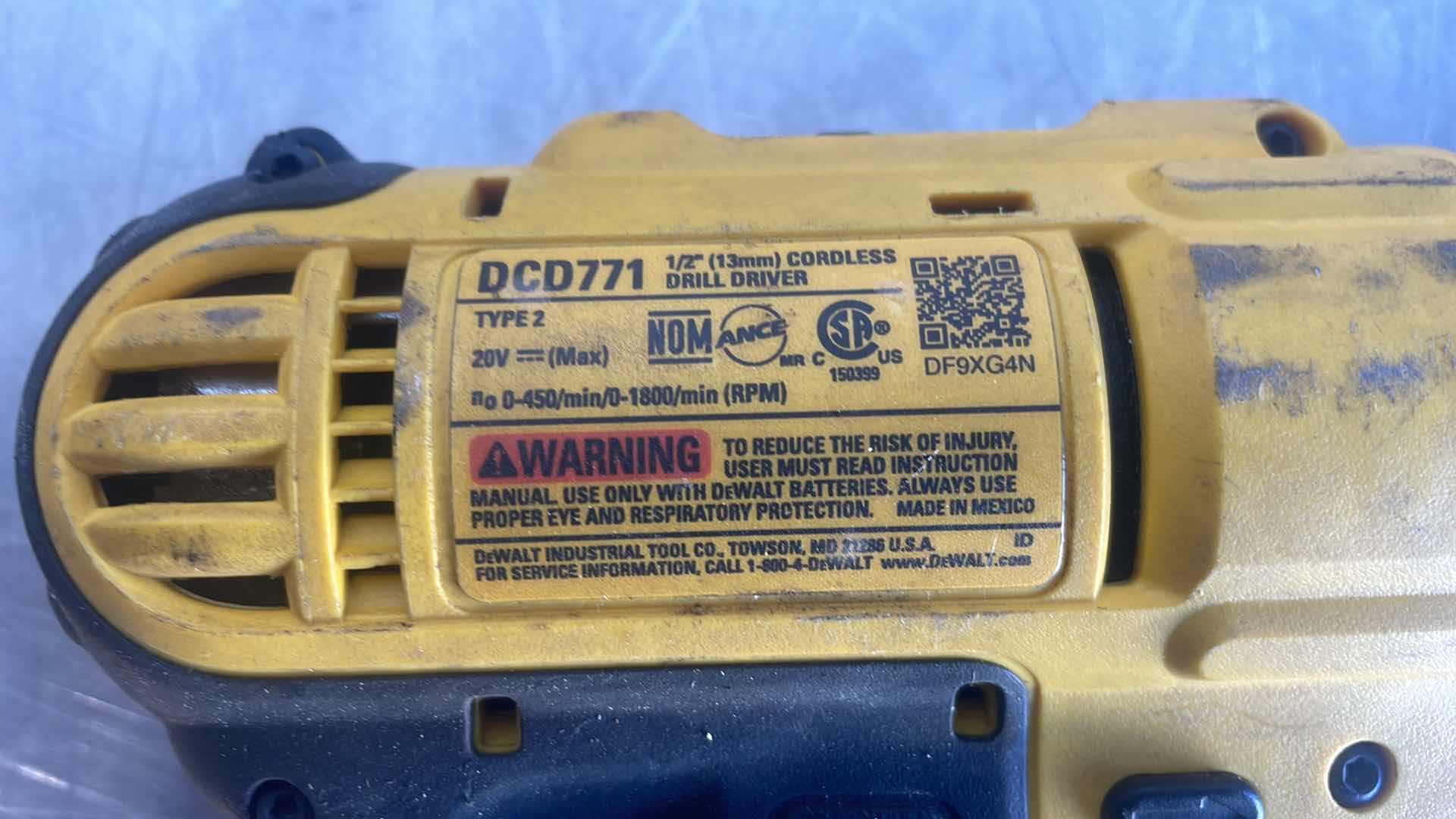 Photo 4 of DEWALT 20v 1/2” CORDLESS DRILL DRIVER CORDLESS BLOWER AND CHARGER