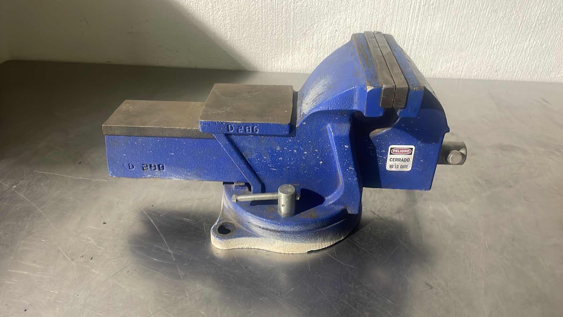 View 3 of IRWIN MULTI-USE BENCH VISE, HEAVY-DUTY, 6-INCH