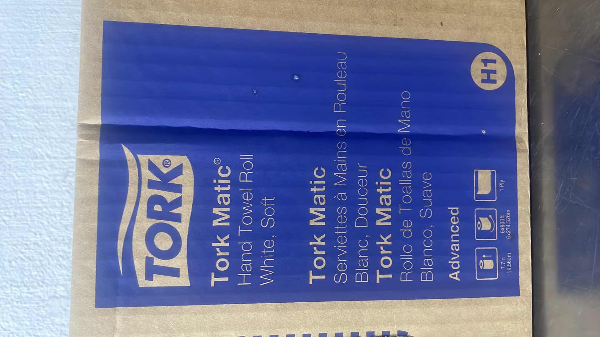 Photo 1 of TORK® DELUXE ROLL TOWELS - 7.7" X 900' 6/CT