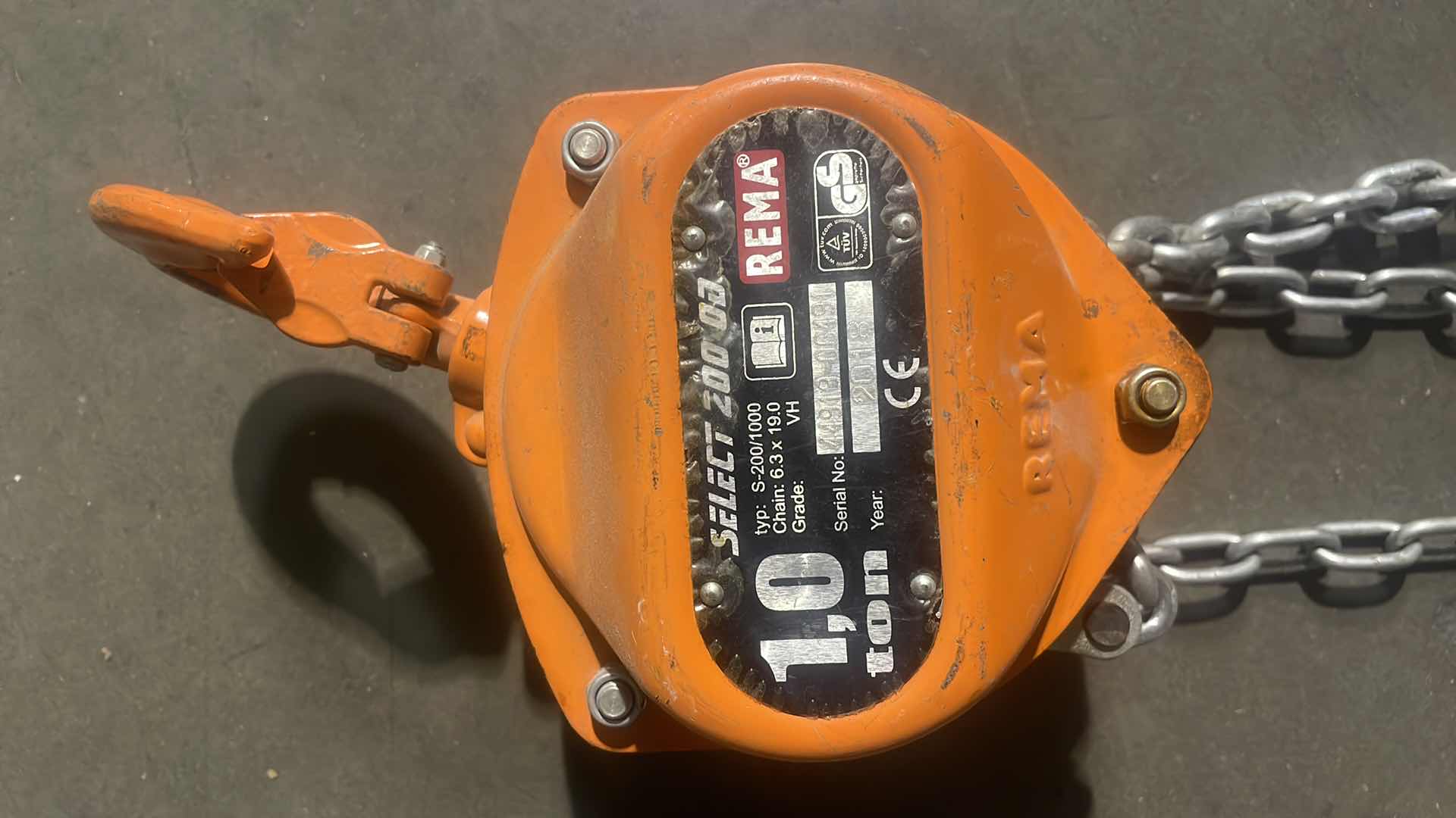 Photo 1 of REMA SELECT 200 HAND HOIST 1 TON