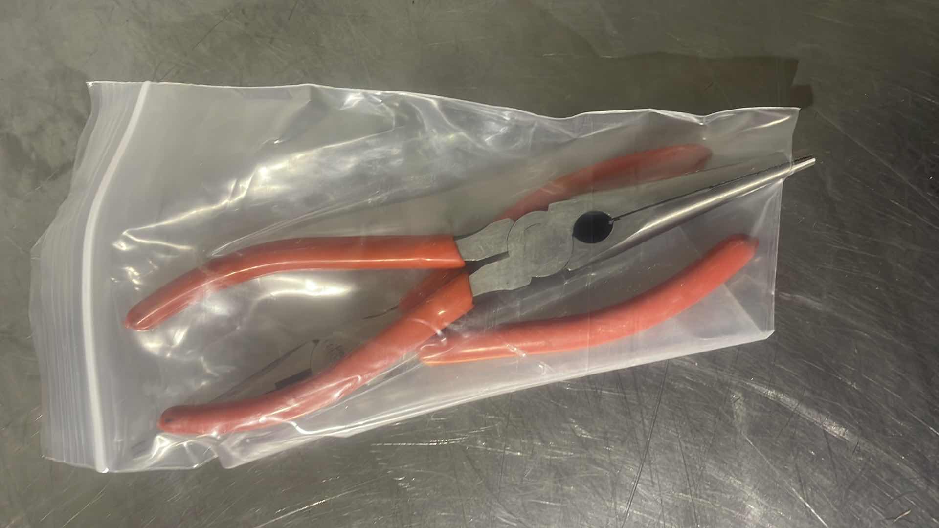 Photo 1 of 2X NEW KAL TOOLS 5018T
NEEDLE NOSE PLIERS, 8" LONG, W/ SIDE CUTTER, VINYL GRIPS