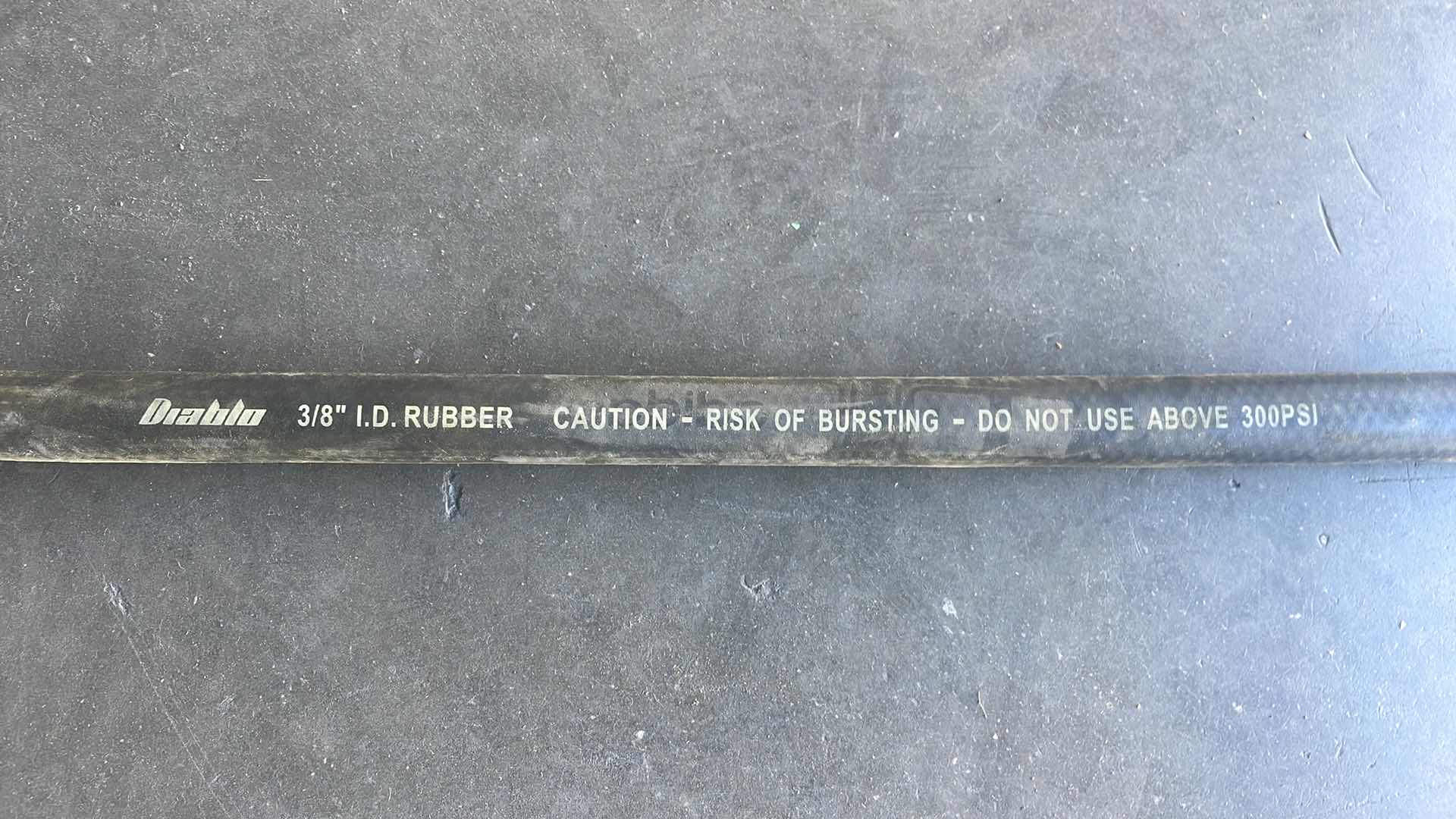 Photo 1 of 3/8” 9’ 300PSI AIR HOSE