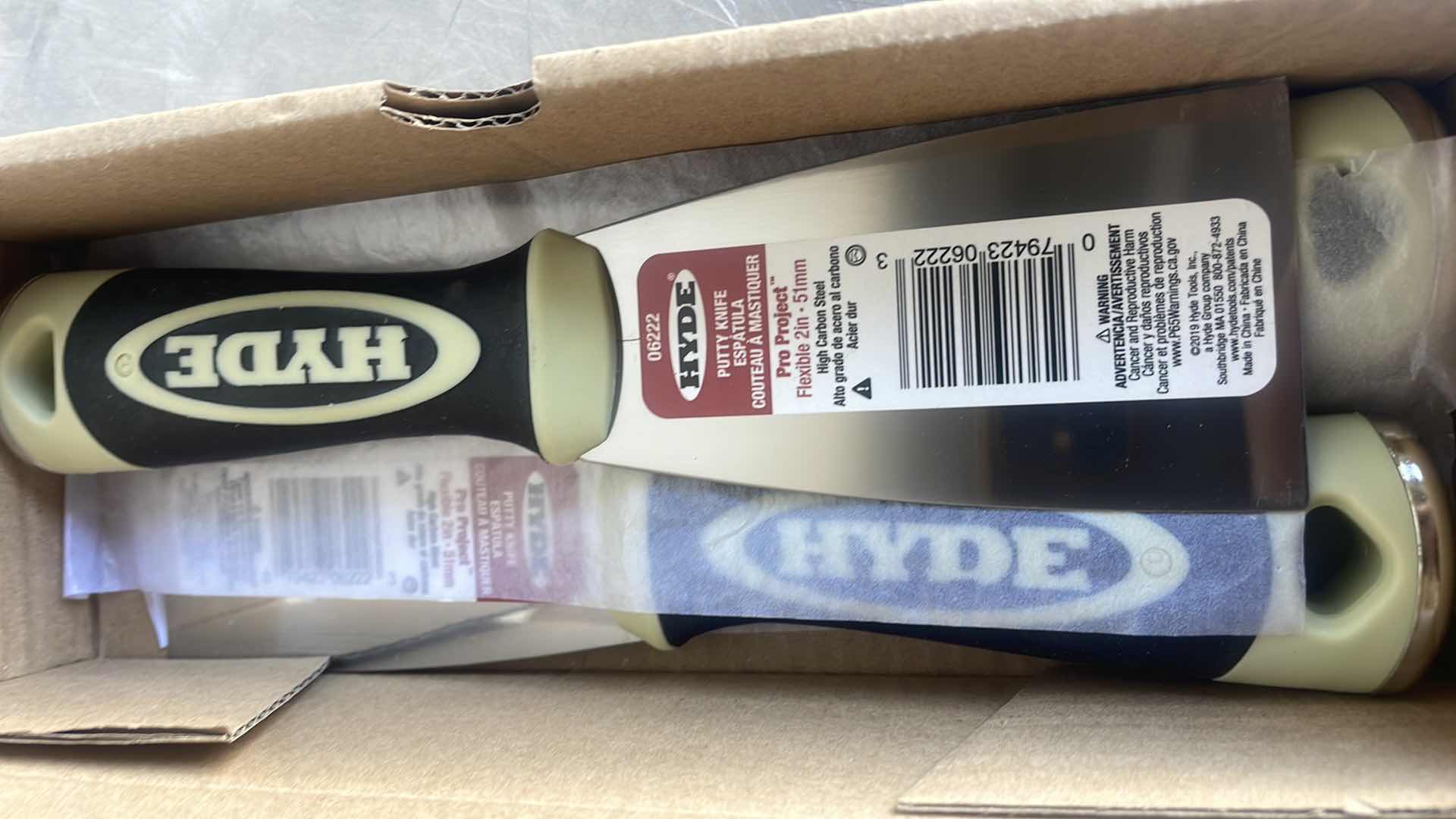 Photo 1 of HYDE 2” FLEX PUTTY KNIFE (3)