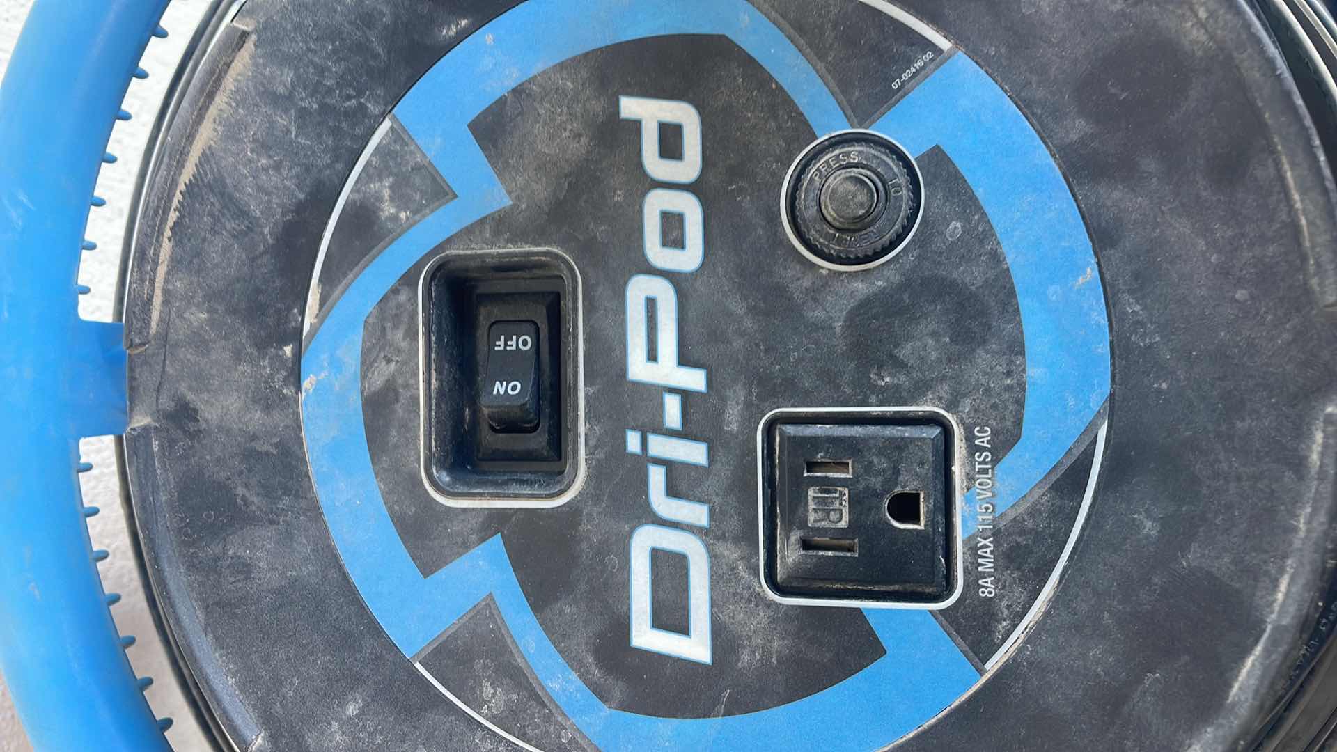 Photo 1 of DRI-EAZ DRI-POD PRO OMNIDIRECTIONAL FLOOR, CARPET DRYER, DRY CABINETS CARS, BOATS AND RVS, VENTILATES, F451, ITEM 121657, DURABLE, LIGHTWEIGHT, BLUE/BLACK, 8.9" X 15.2" X 15.2"
