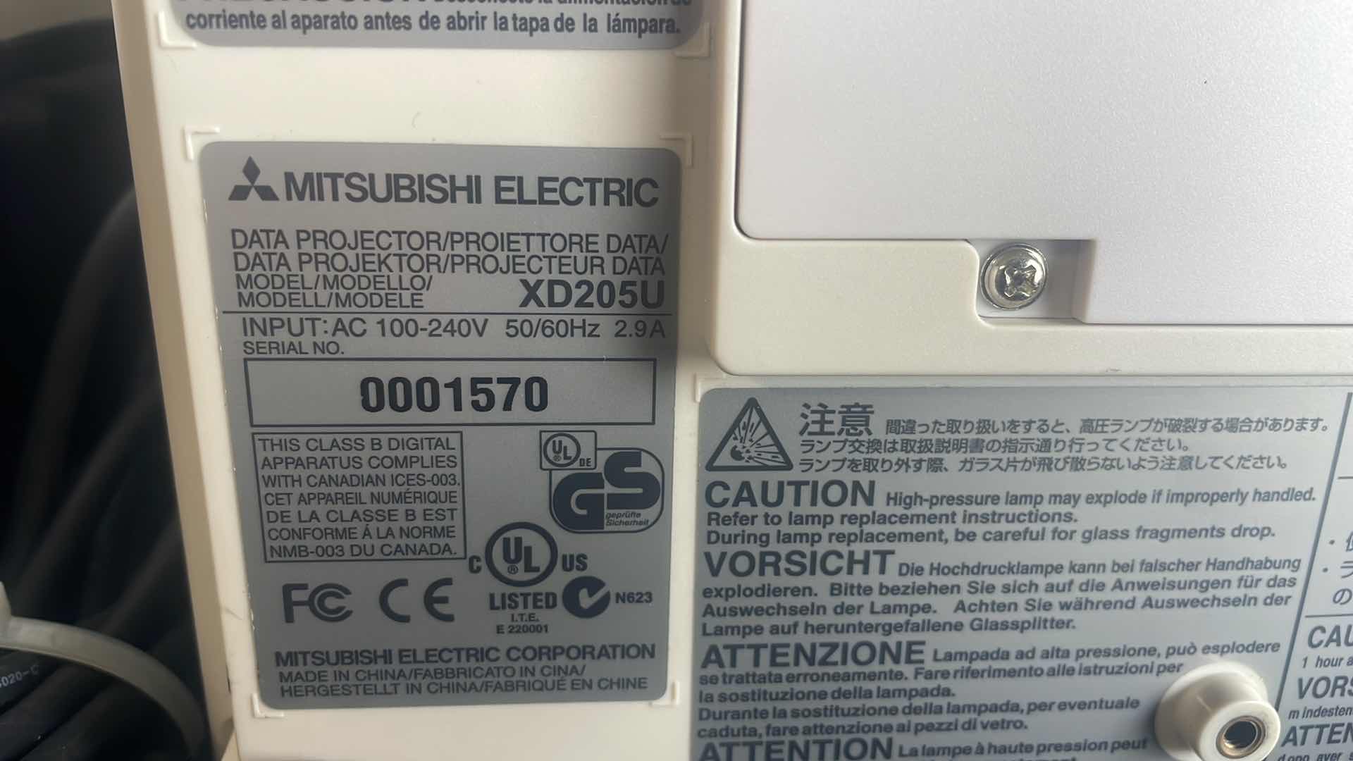 Photo 1 of MITSUBISHI XD205U DLP PROJECTOR W/ CABLES - REMOTE & STORAGE BAG