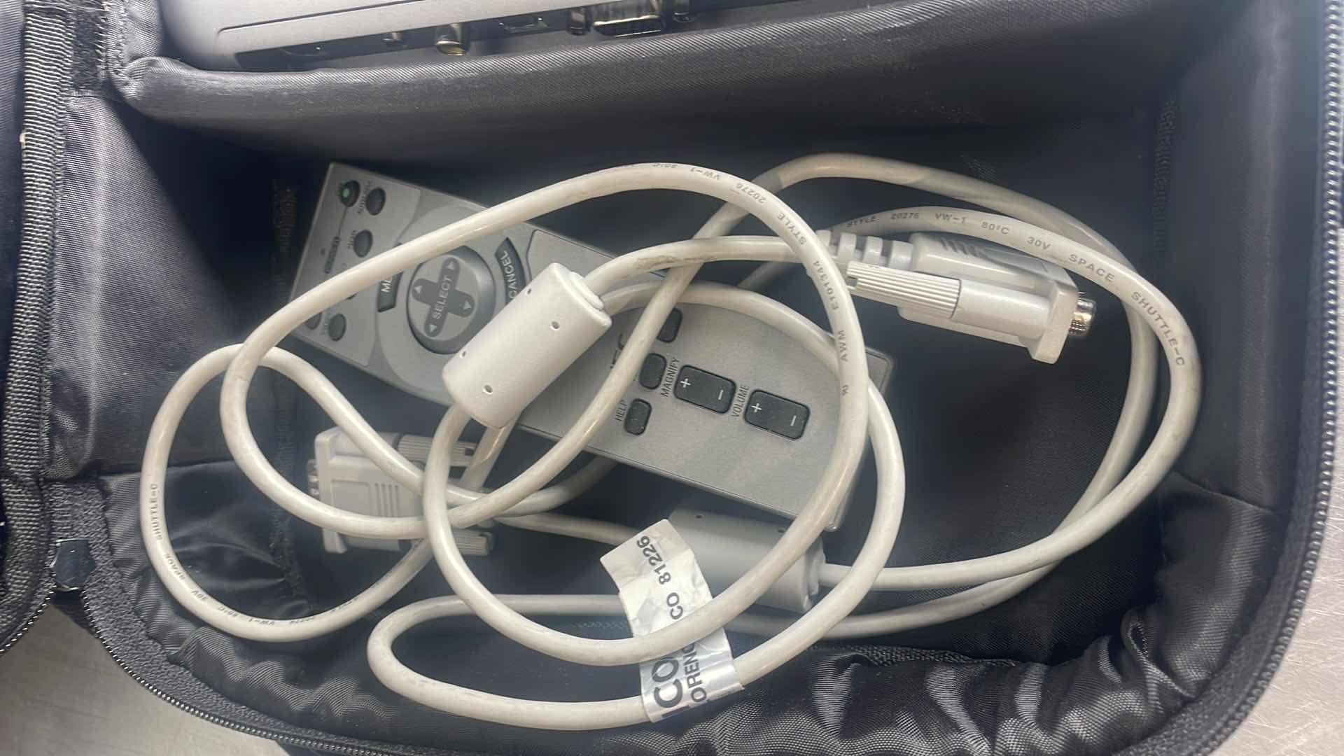 Photo 1 of NEC MICRO-PORTABLE PROJECTOR
LT752