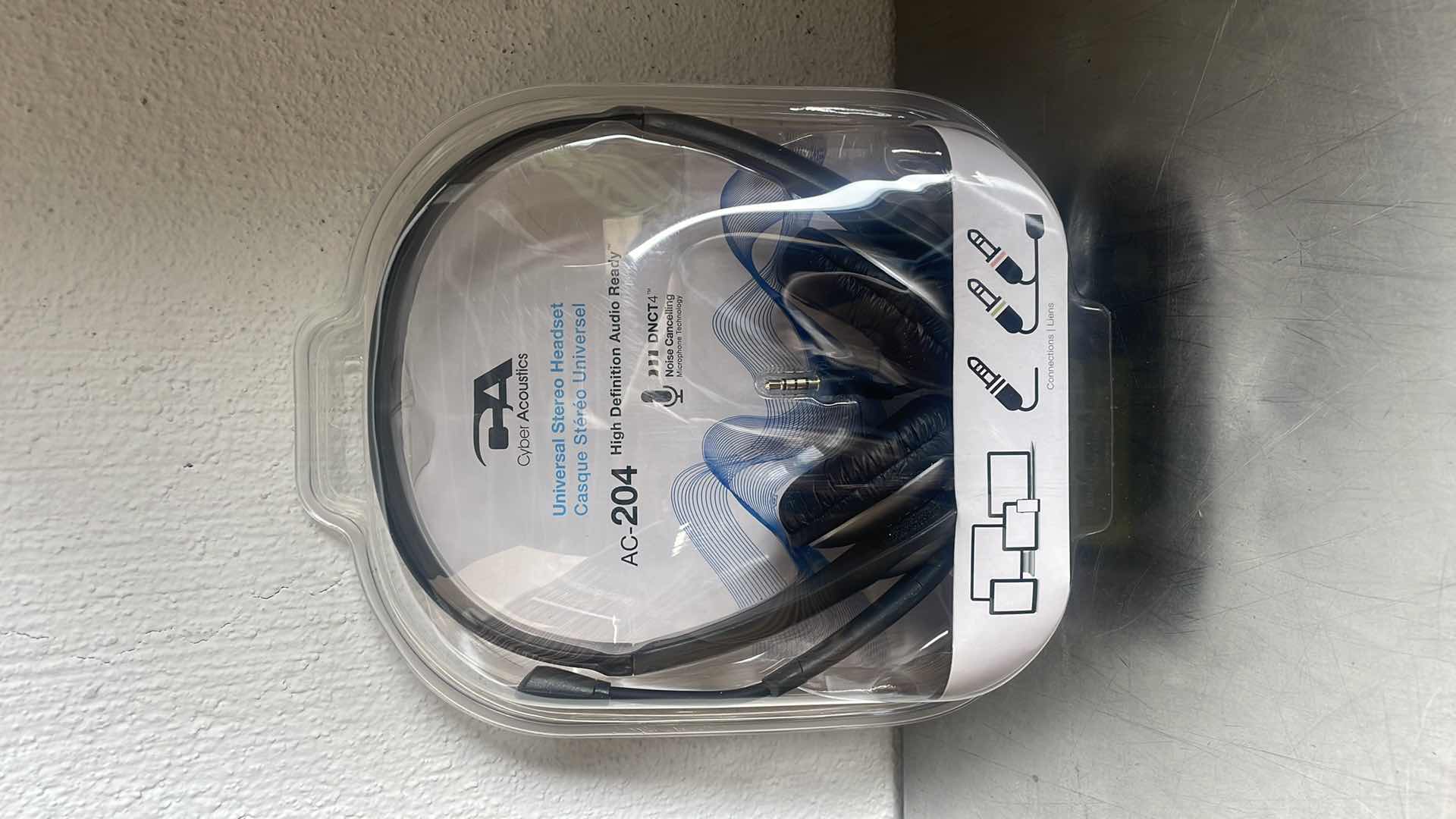 Photo 1 of CASE OF 24 CYBER ACOUSTICS STEREO HEADSET (AC-204), 3.5MM STEREO & Y-ADAPTER, HOME, K12 SCHOOL CLASSROOM AND EDUCATION