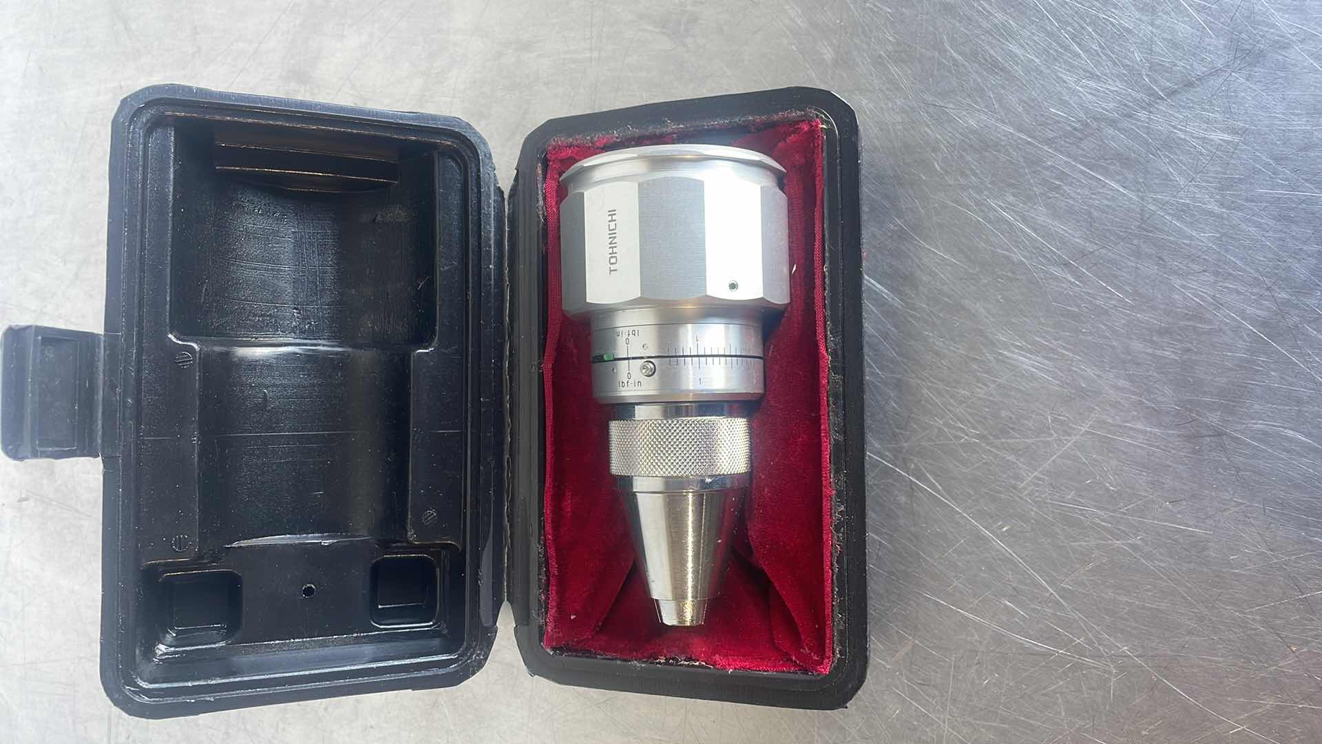 View 1 of TOHNICHI 6BTG-A 0.1 - 6 LBF - IN TORQUE GAUGE
W/ CHUCK & STORAGE CASE