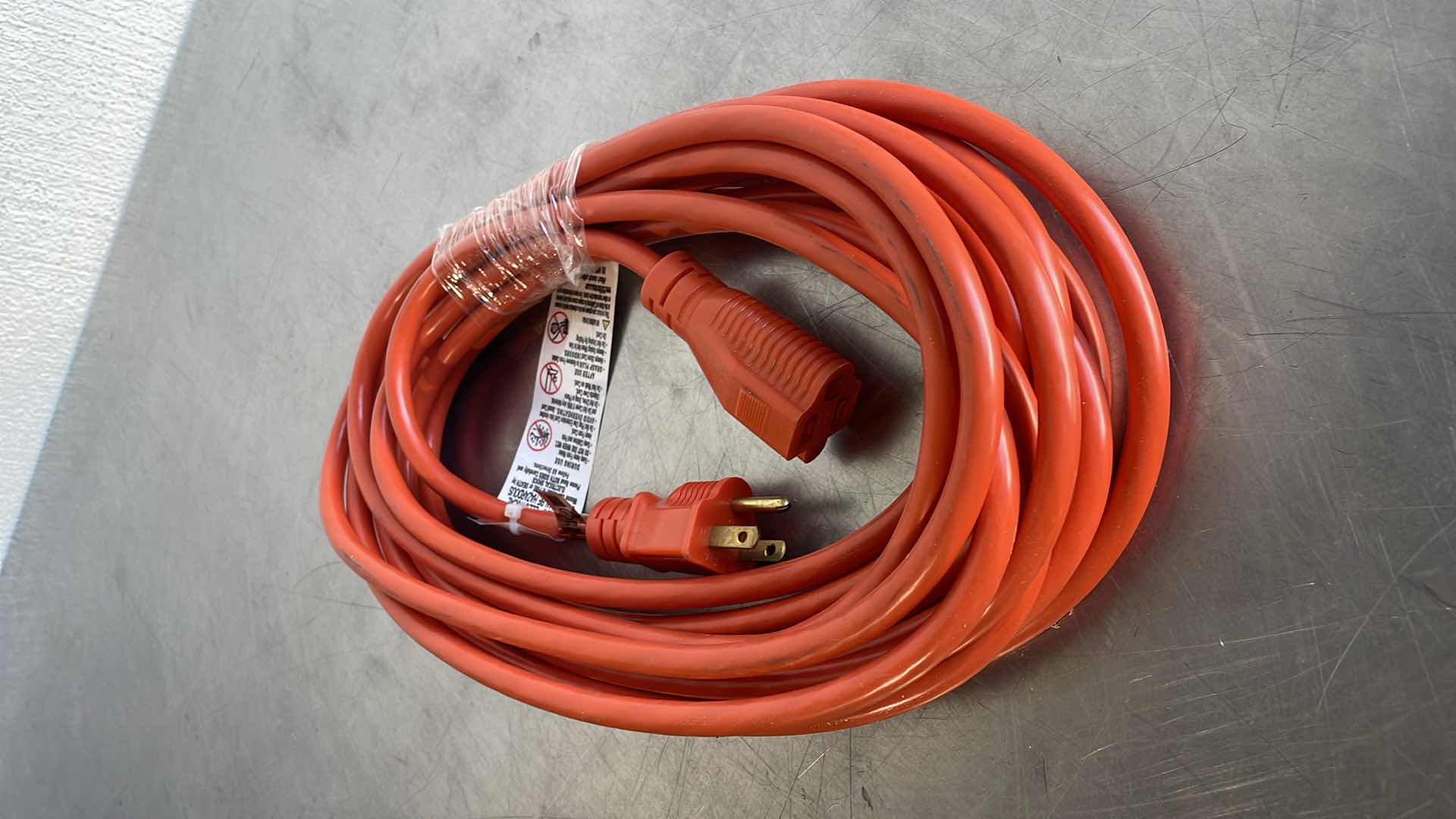 Photo 1 of POWER CORD 15FT 15A HEAVY DUTY EXTENSION CORD