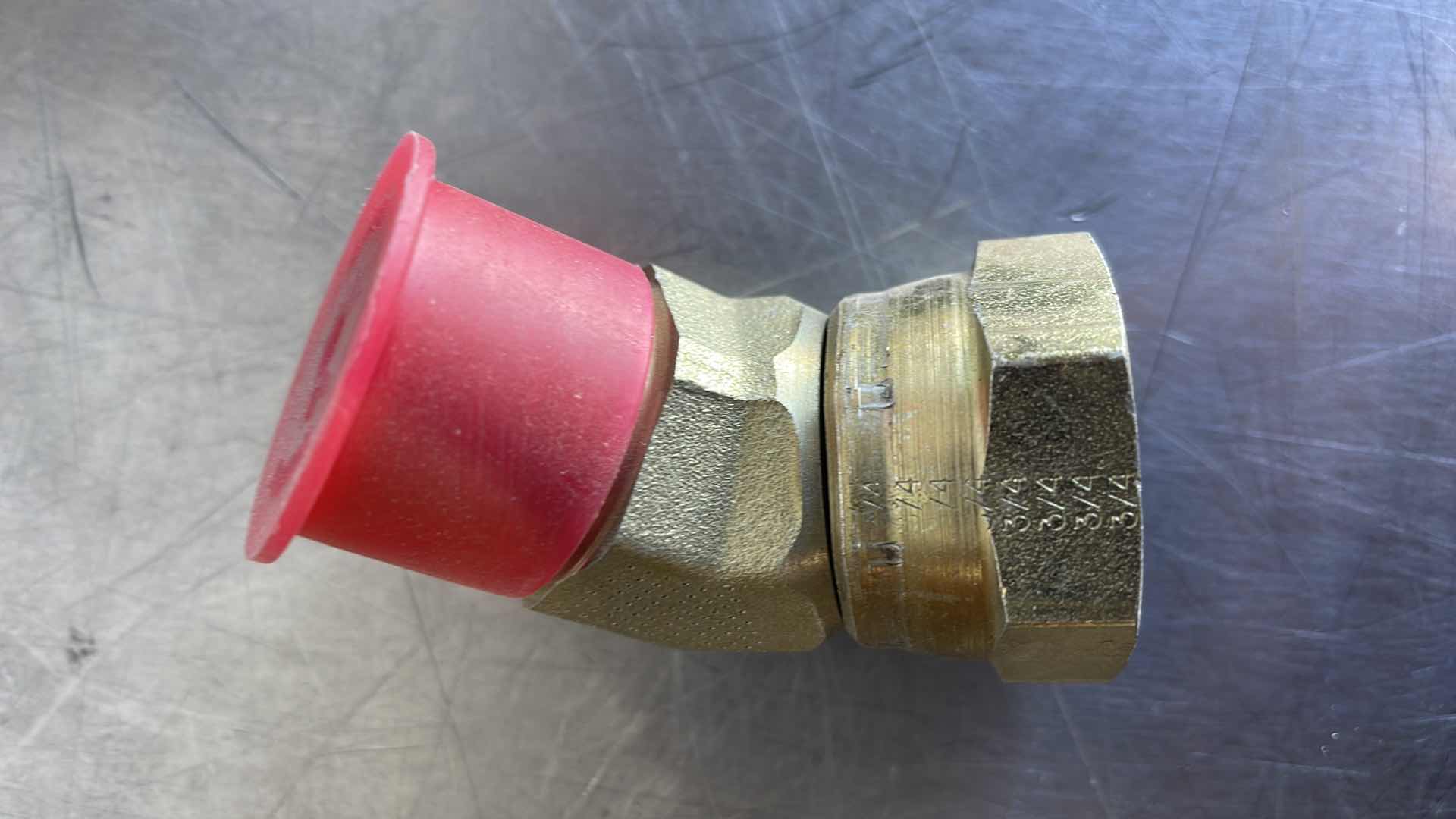 Photo 1 of PARKER 3107-12-12 PIPE SWIVEL
45° ELBOW FITTING STEEL 3/4-14 NPT (24PCS)