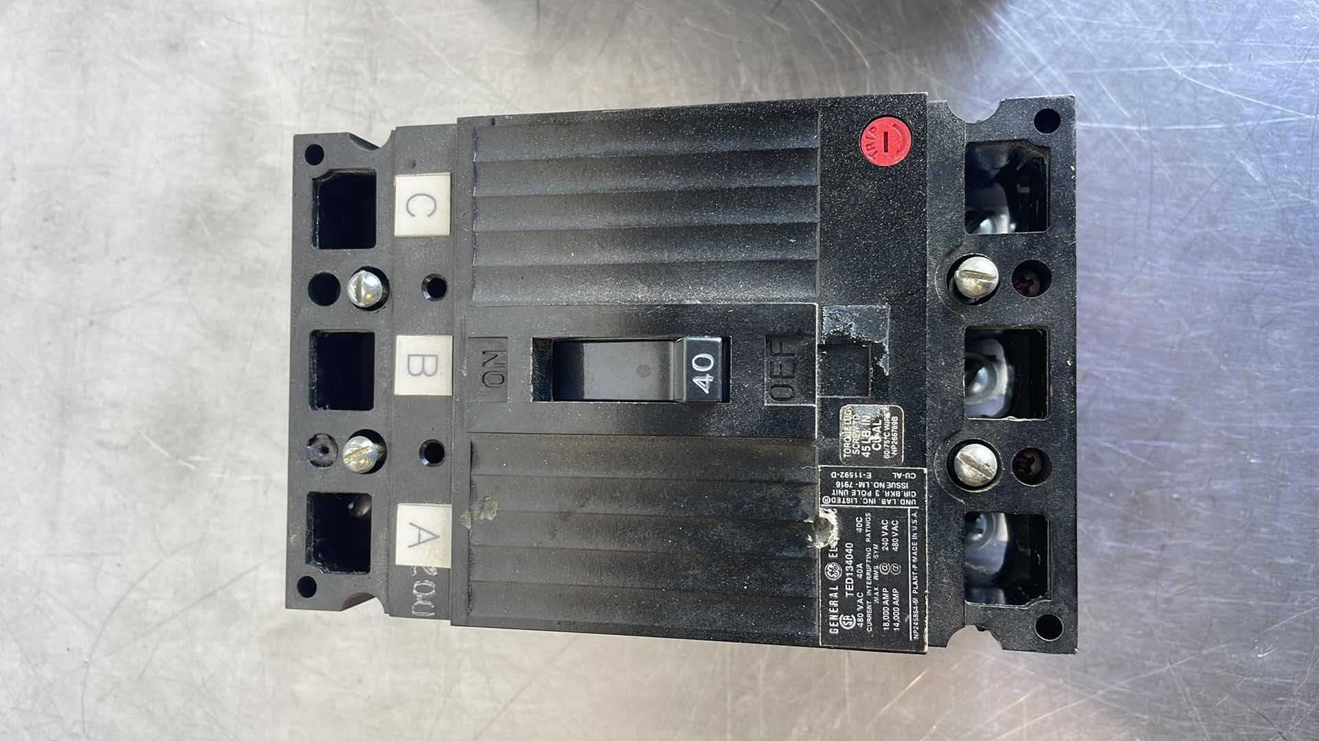 Photo 1 of GENERAL ELECTRIC TED134040 3 POLE CIRCUIT BREAKER 40A 480VAC