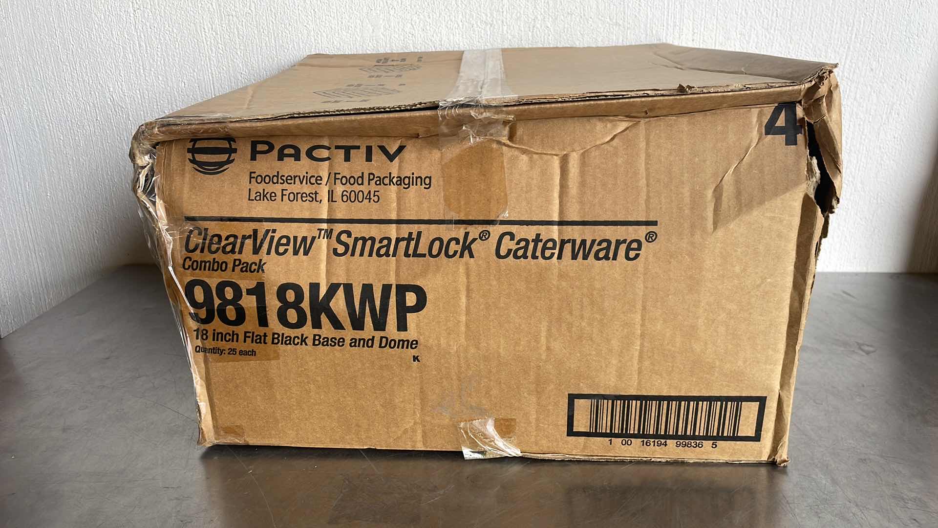 Photo 1 of PACTIV SMARTLOCK CATERWARE TRAY W/DOME - 18"