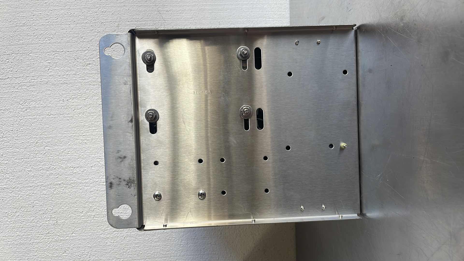 Photo 1 of CHARLES INDUSTRIES 120V WALL MOUNT BATTERY CHARGER 2.5 AMP MODEL AE1210