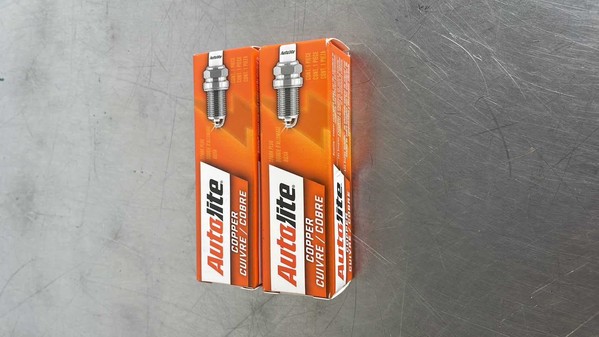 Photo 1 of AUTOLITE 45 COPPER RESISTOR AUTOMOTIVE REPLACEMENT SPARK PLUG (2 PCS)