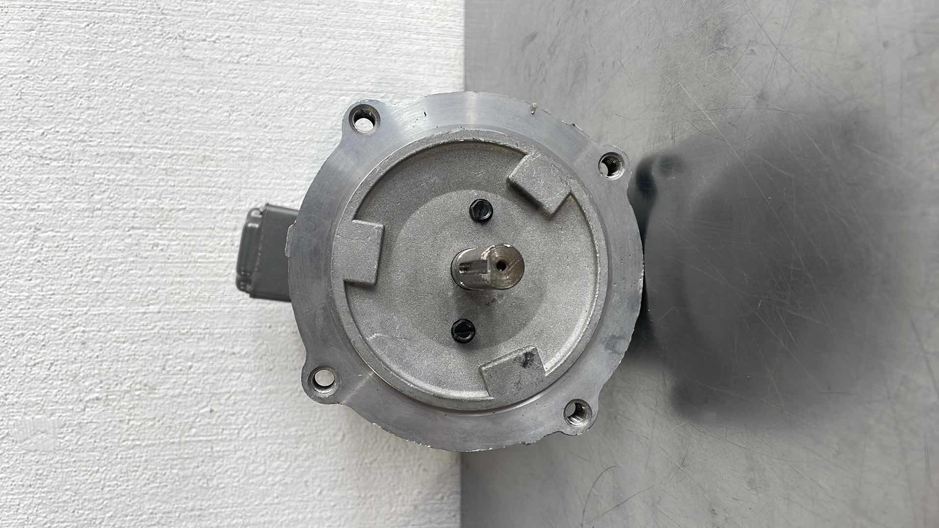 Photo 1 of BALDOR RELIANCE INDUSTRIAL MOTOR CDP3330 1/2HP 1750RPM