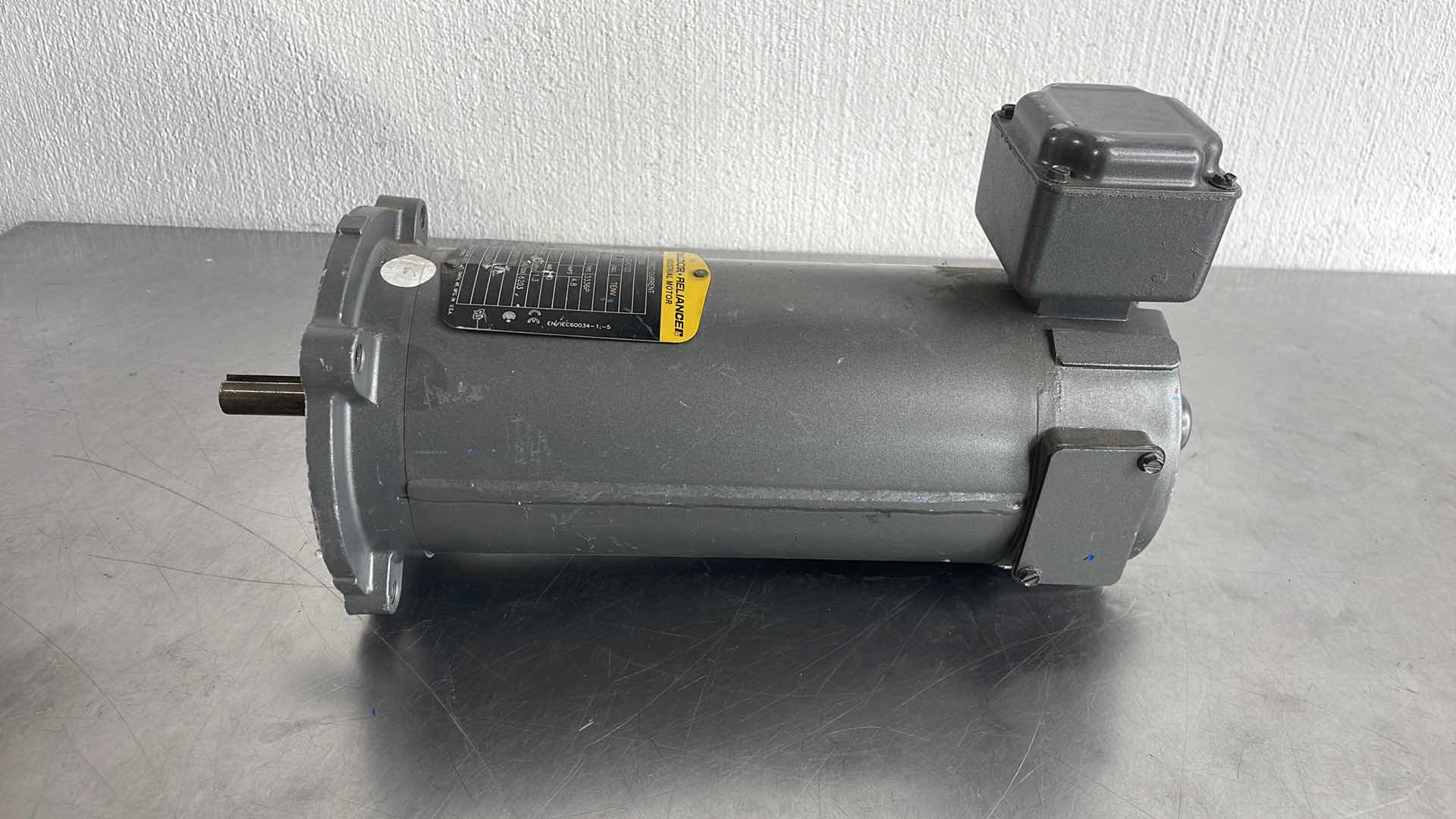 Photo 1 of BALDOR RELIANCE INDUSTRIAL MOTOR CDP3330 1/2HP 1750RPM