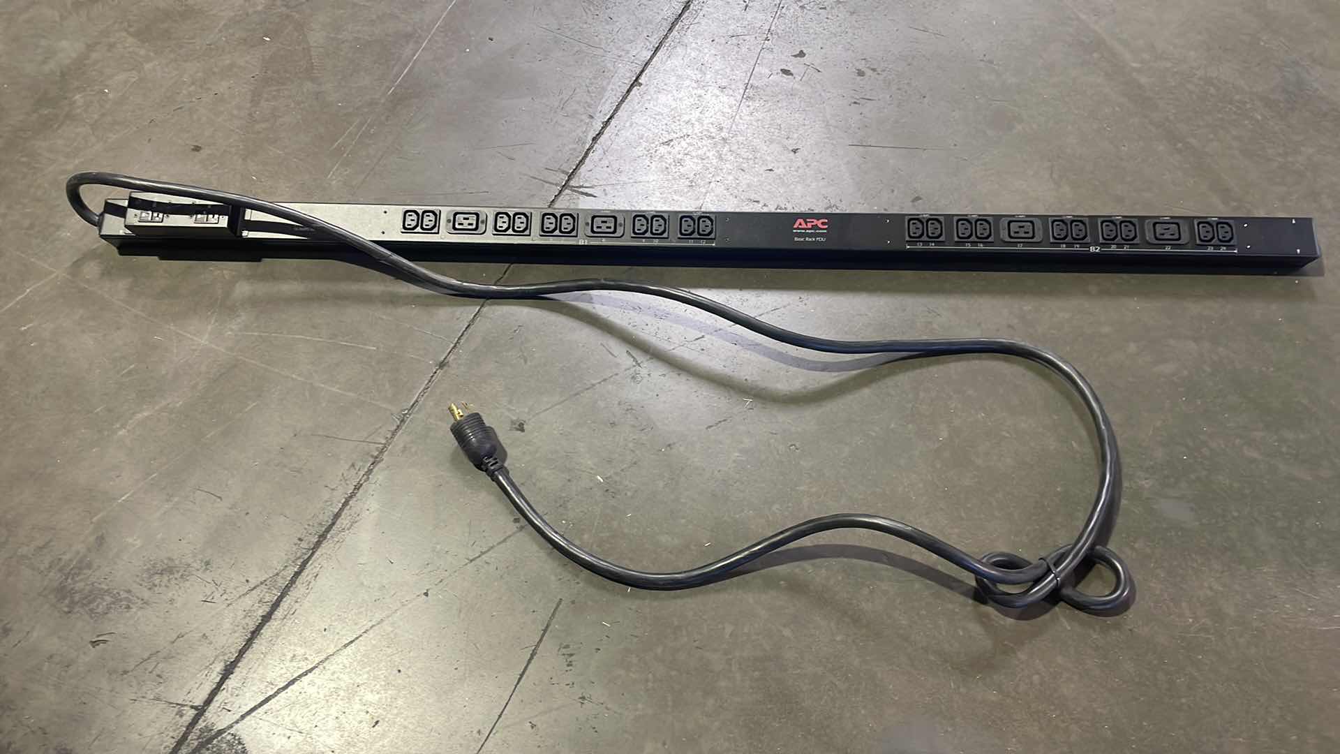 Photo 1 of APC BY SCHNEIDER ELECTRIC POWER DISTRIBUTION UNIT: FRONT, STD, BUILT-IN CIRCUIT BREAKER, MODEL AP7541