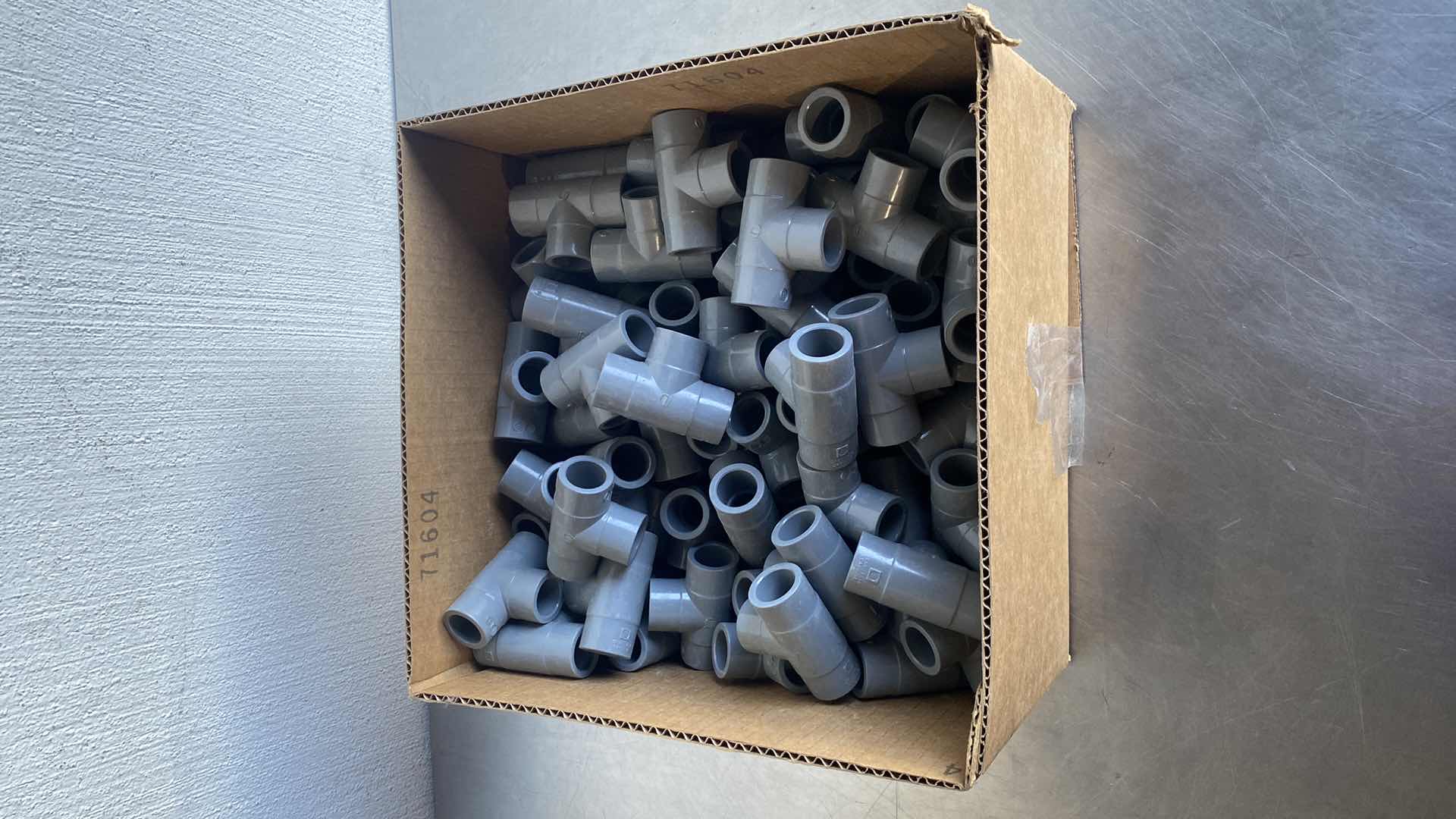 Photo 1 of USGI NEW SURPLUS 1/2" SCHEDULE 80 CPVC TEE SOCKET 100PCS