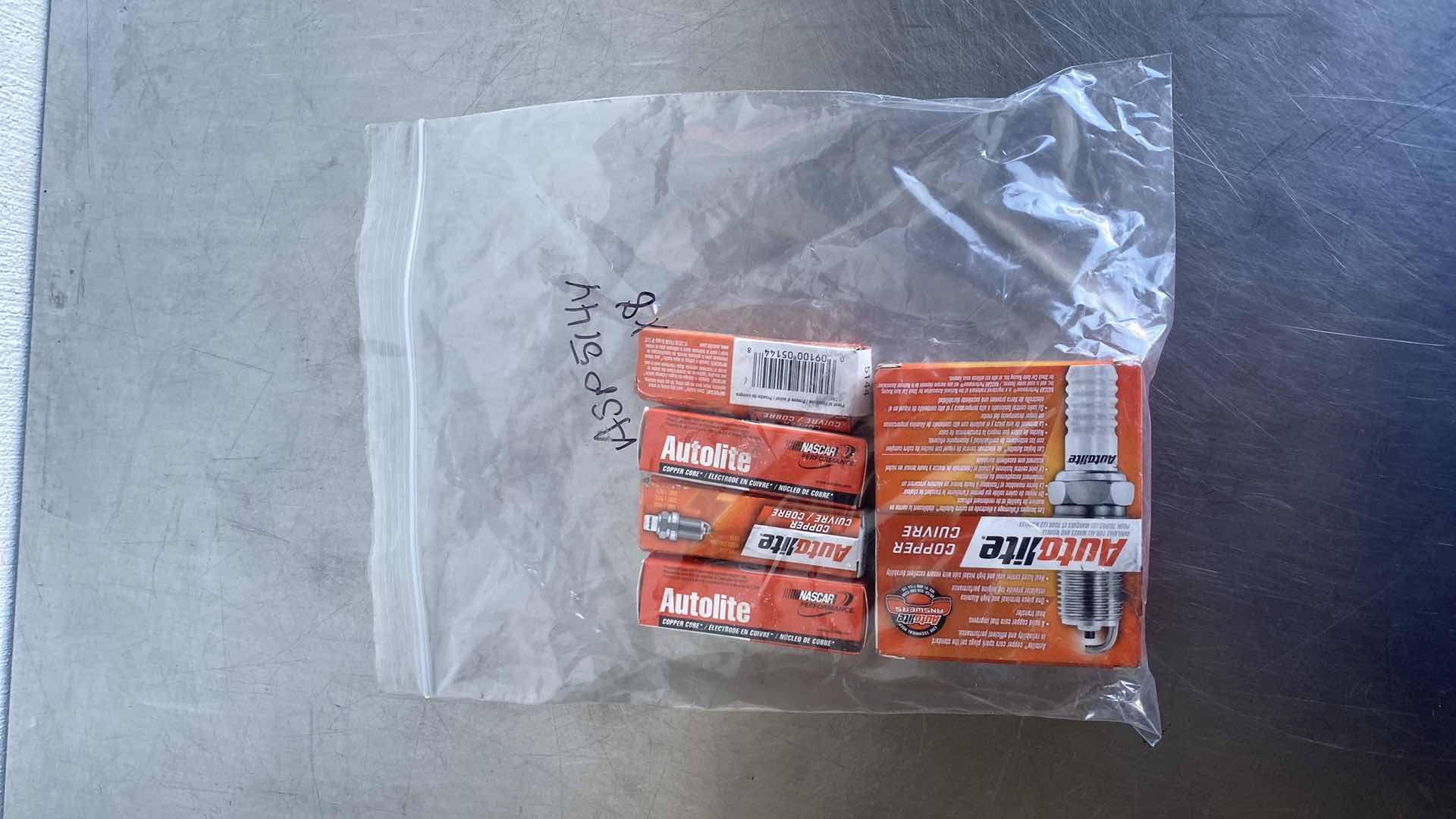 Photo 1 of AUTOLITE ASP514Y SPARK PLUGS (8)