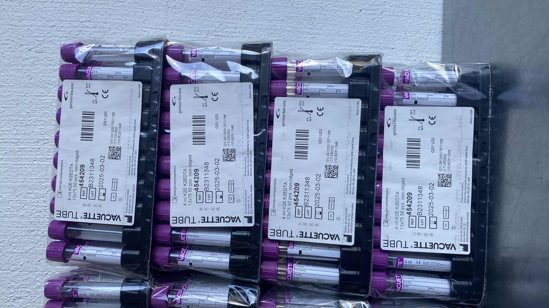 Photo 1 of GREINER BIO-ONE VACUETTE™ K2EDTA BLOOD COLLECTION TUBES 454209 (400)