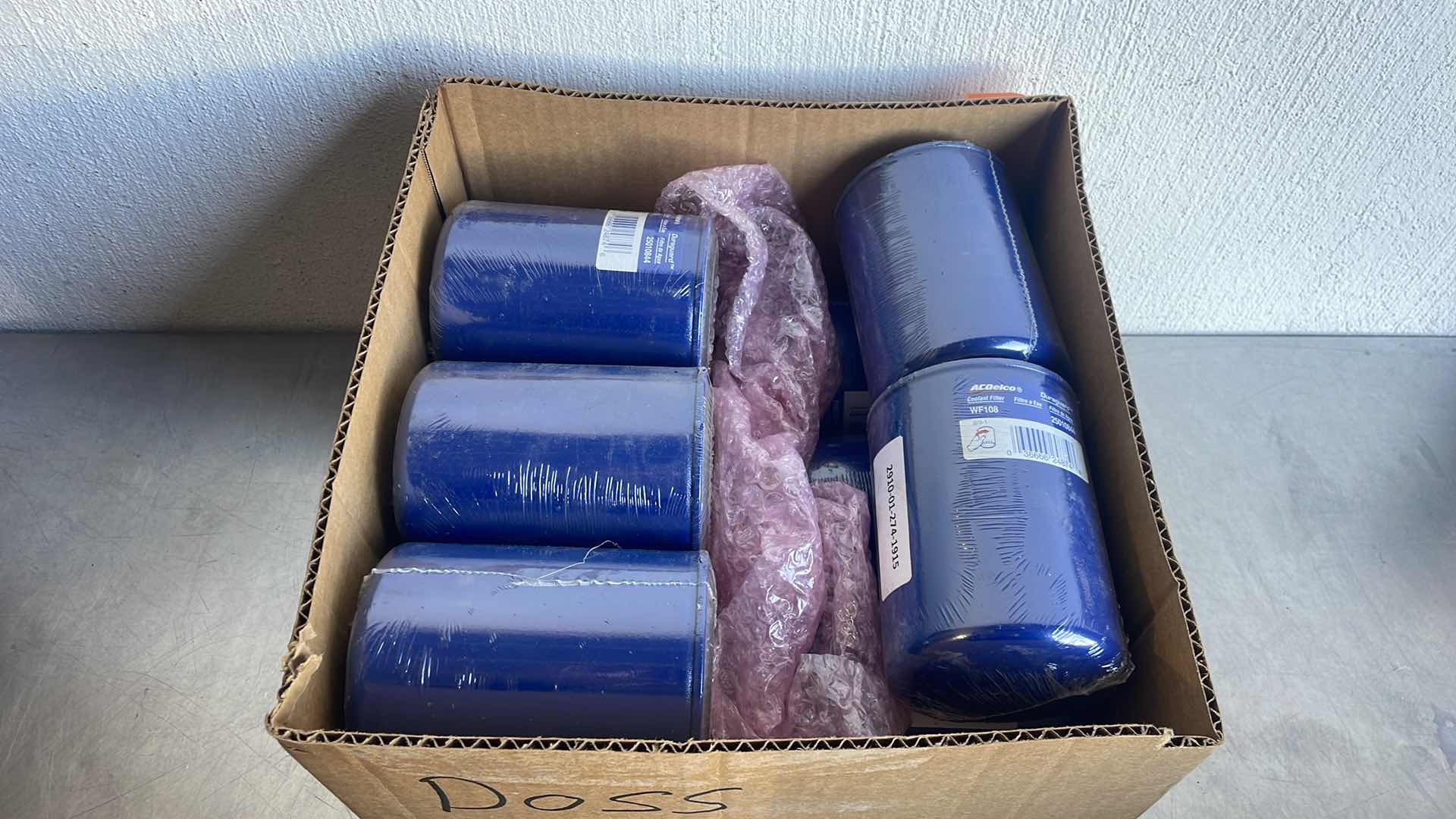 Photo 1 of ACDELCO PROFESSIONAL WF108 ENGINE OIL FILTER (11)