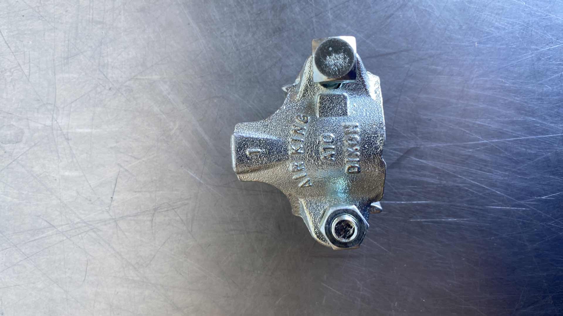 Photo 1 of DIXON A10, AIR KING™ CLAMP, 1", 1-20/64"-1-32/64" HOSE OD, CARBON STEEL
(21)