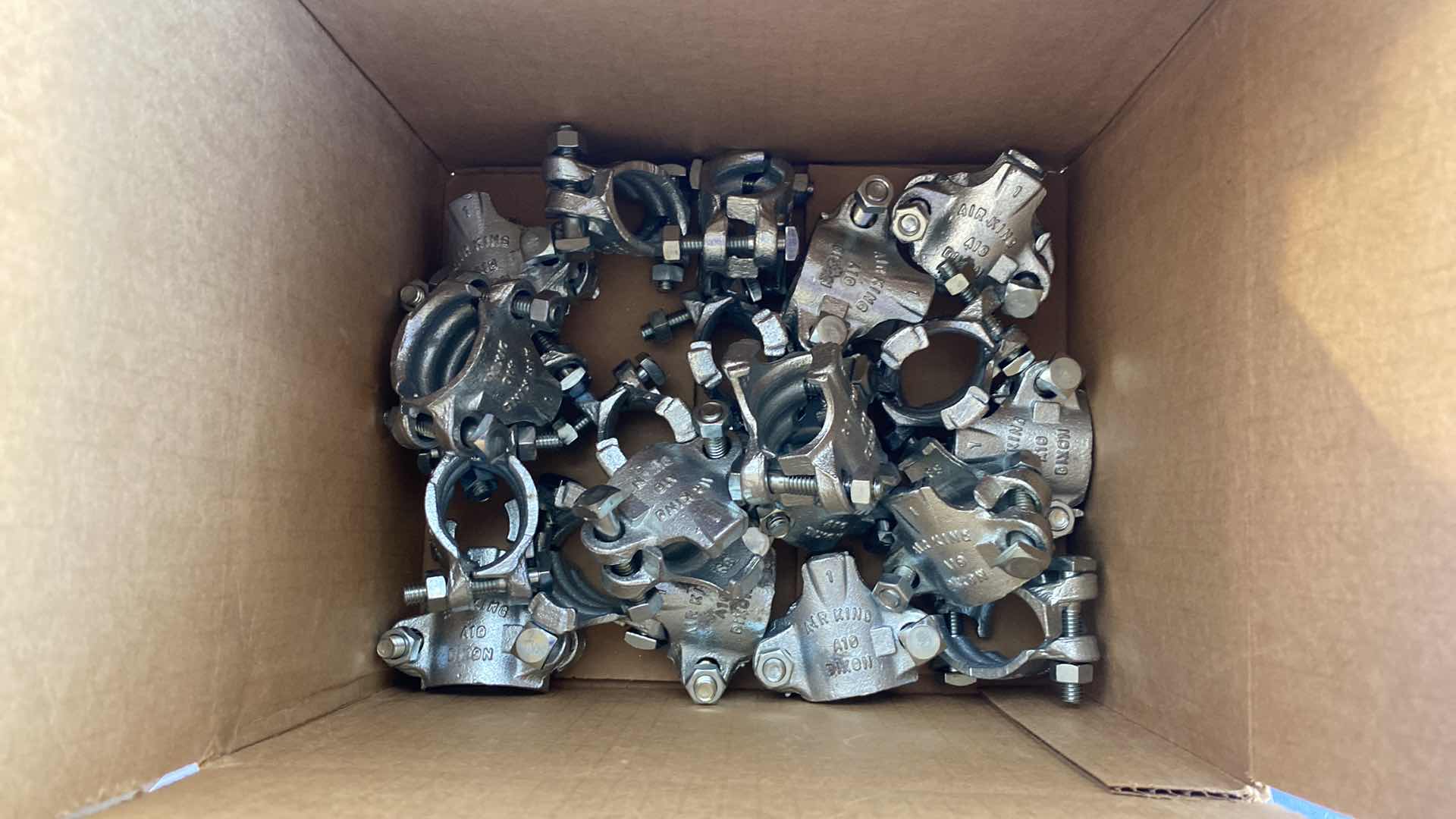 Photo 1 of DIXON A10, AIR KING™ CLAMP, 1", 1-20/64"-1-32/64" HOSE OD, CARBON STEEL
(21)