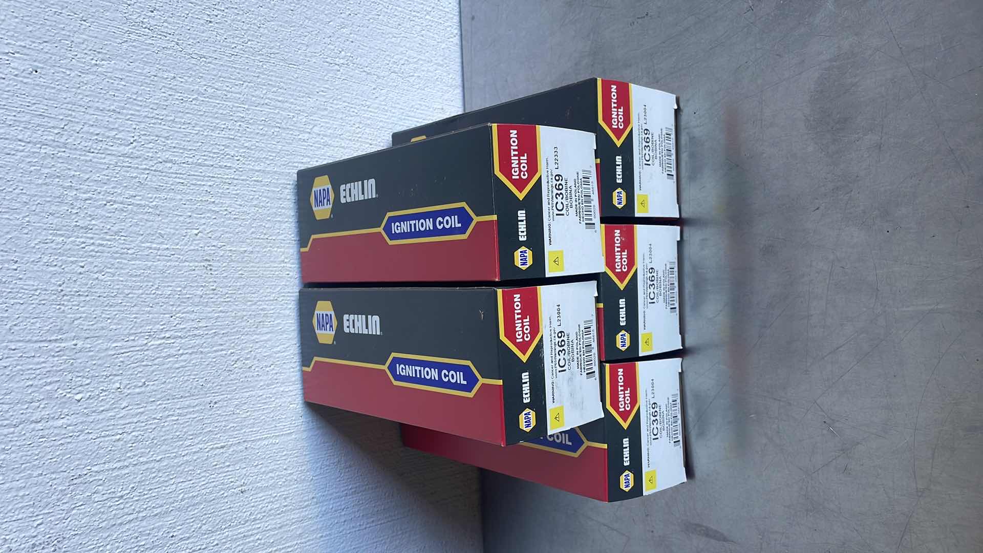 Photo 3 of GENUINE NAPA ECHLIN IGNITION COIL IC369 OEM (5)