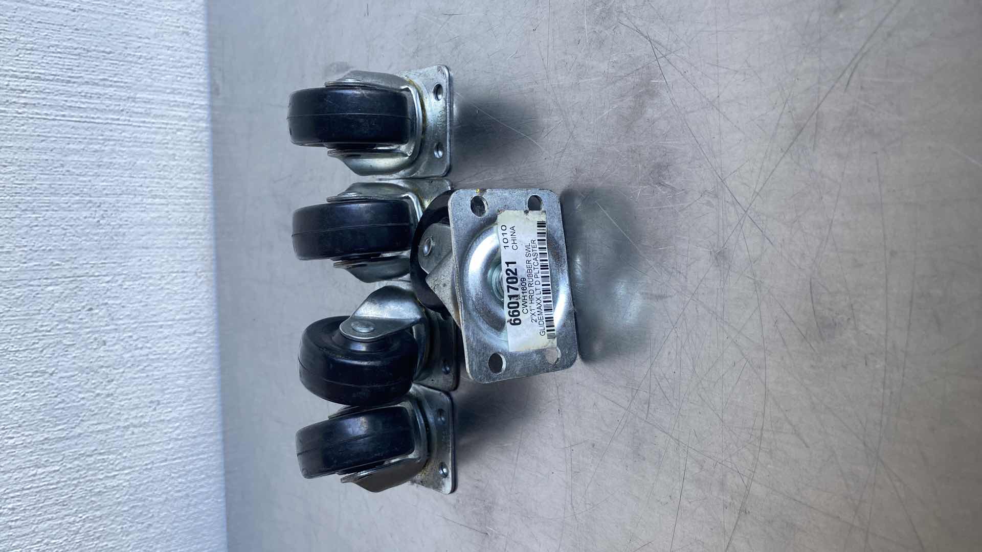 Photo 1 of CWH1609 2"X1" HRD RUBBER SWL GLIDEMAXX LT D PLASTIC CASTERS