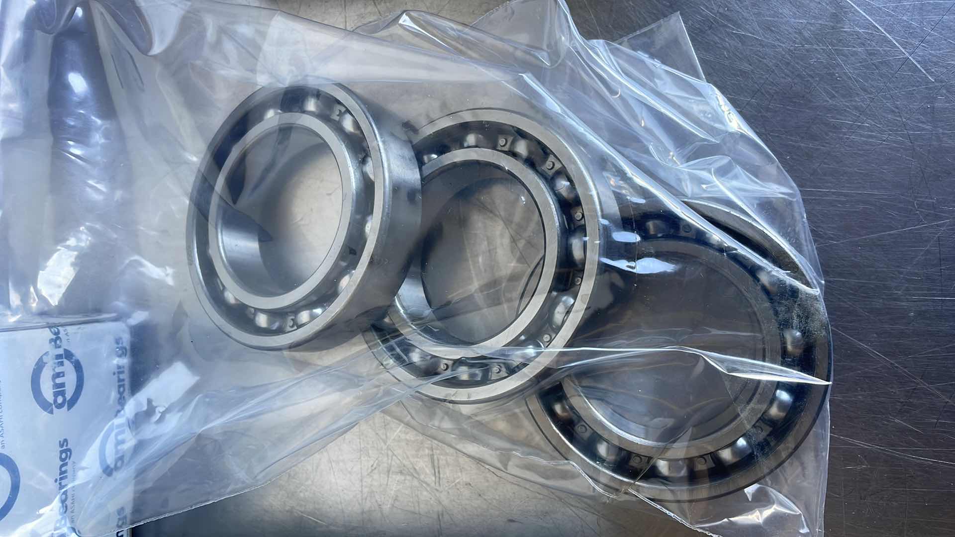 Photo 1 of VARIETY OF BEARINGS. SEE ALL PICTURES