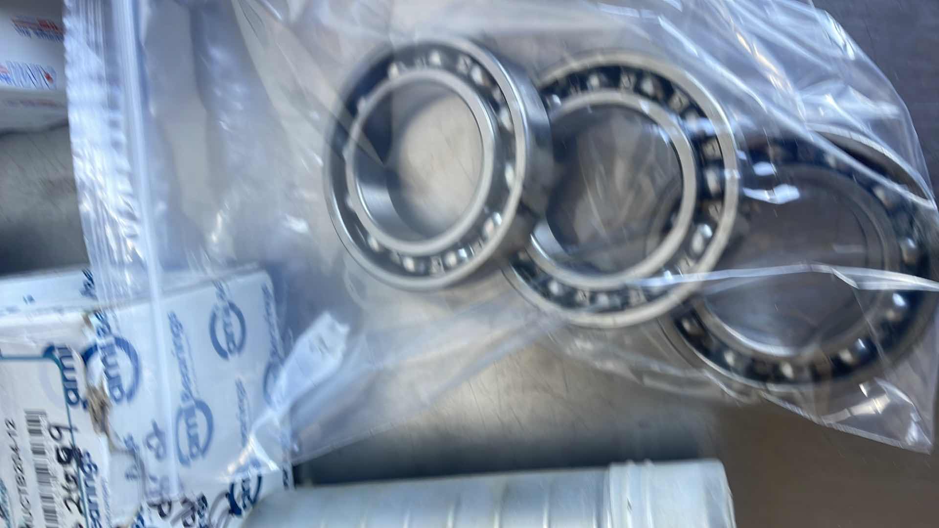 Photo 1 of VARIETY OF BEARINGS. SEE ALL PICTURES