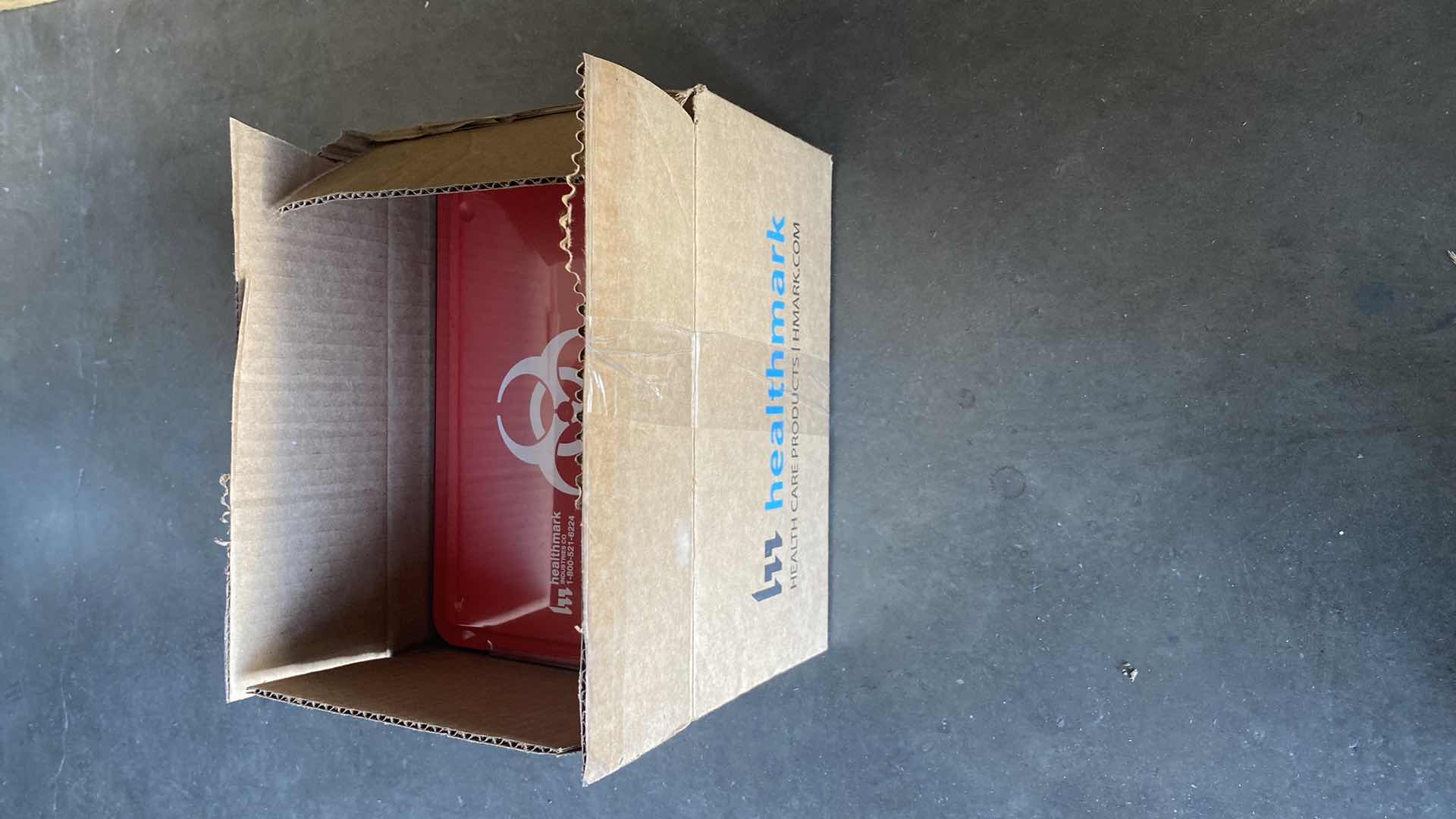 Photo 1 of HEALTHMARK INDUSTRIES SST-105 RL HEALTHMARK INDUSTRIES RED SST SYSTEM WITH PLASTIC LATCH - 10.75L X 7.375W X 5H IN, EACH