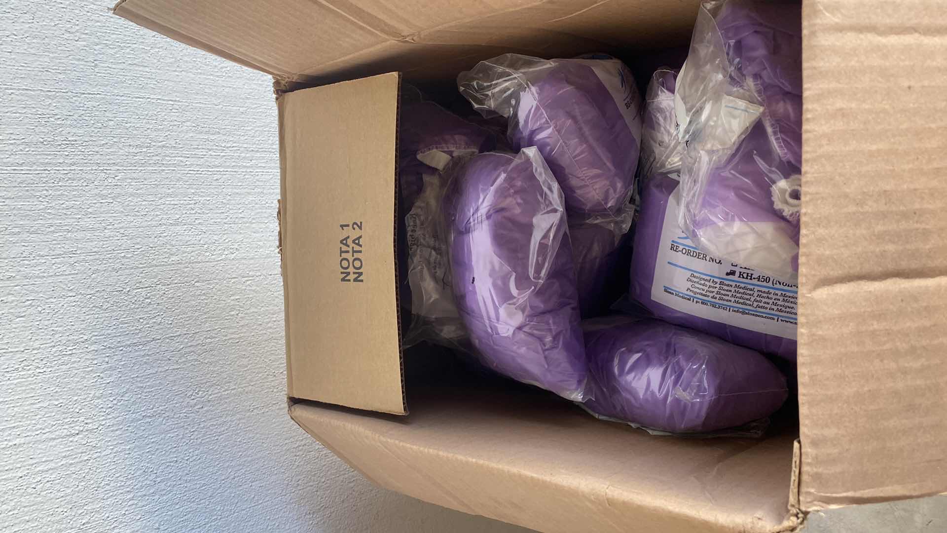 Photo 1 of KNEW HIGH SHOE COVERS NON SKIDD 
UNKNOWN QUANTITY APPROX 25