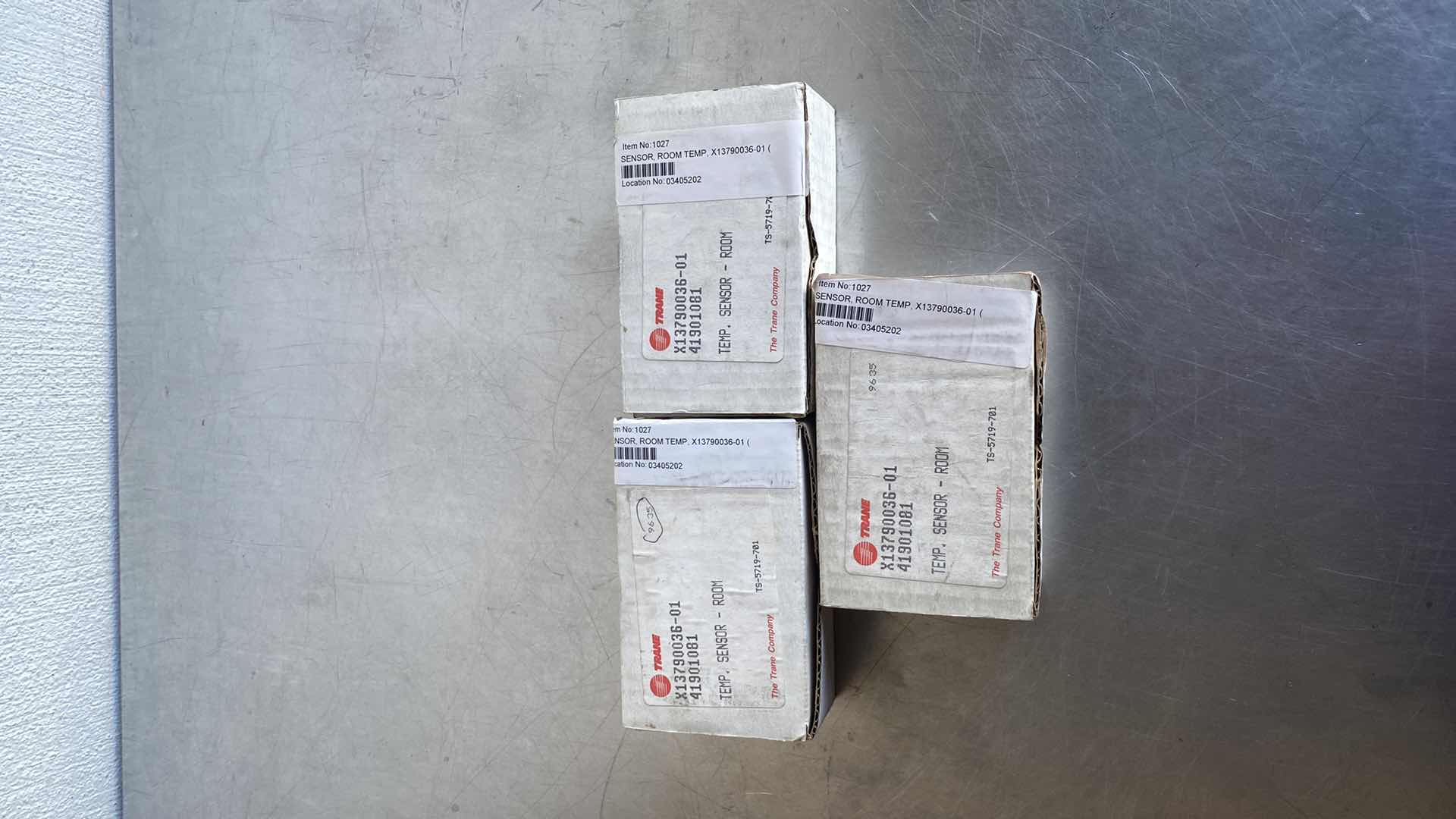 Photo 1 of TRANE TEMPERATURE SENSOR -ROOM
(3)