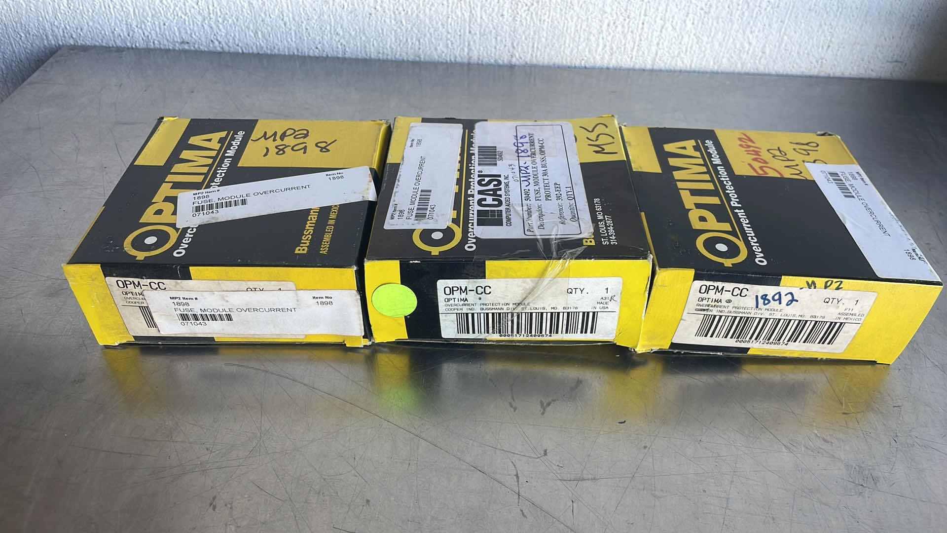 Photo 1 of BUSSMANN OPTIMA OVERCURRENT PROTECTION MODULE CAT: OPM-CC 3PCS