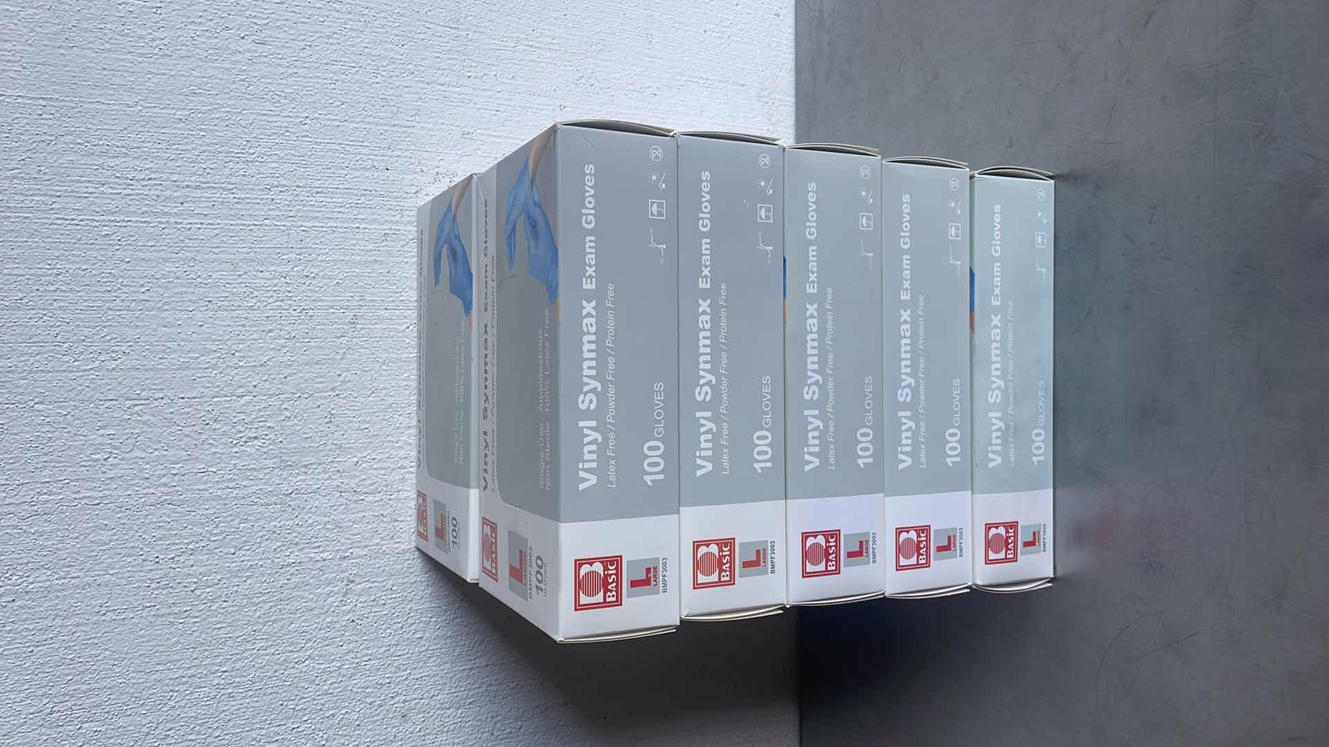 Photo 1 of BASIC LARGE VINYL SYNMAXEXAM GLOVES 10 BOXES OF 100