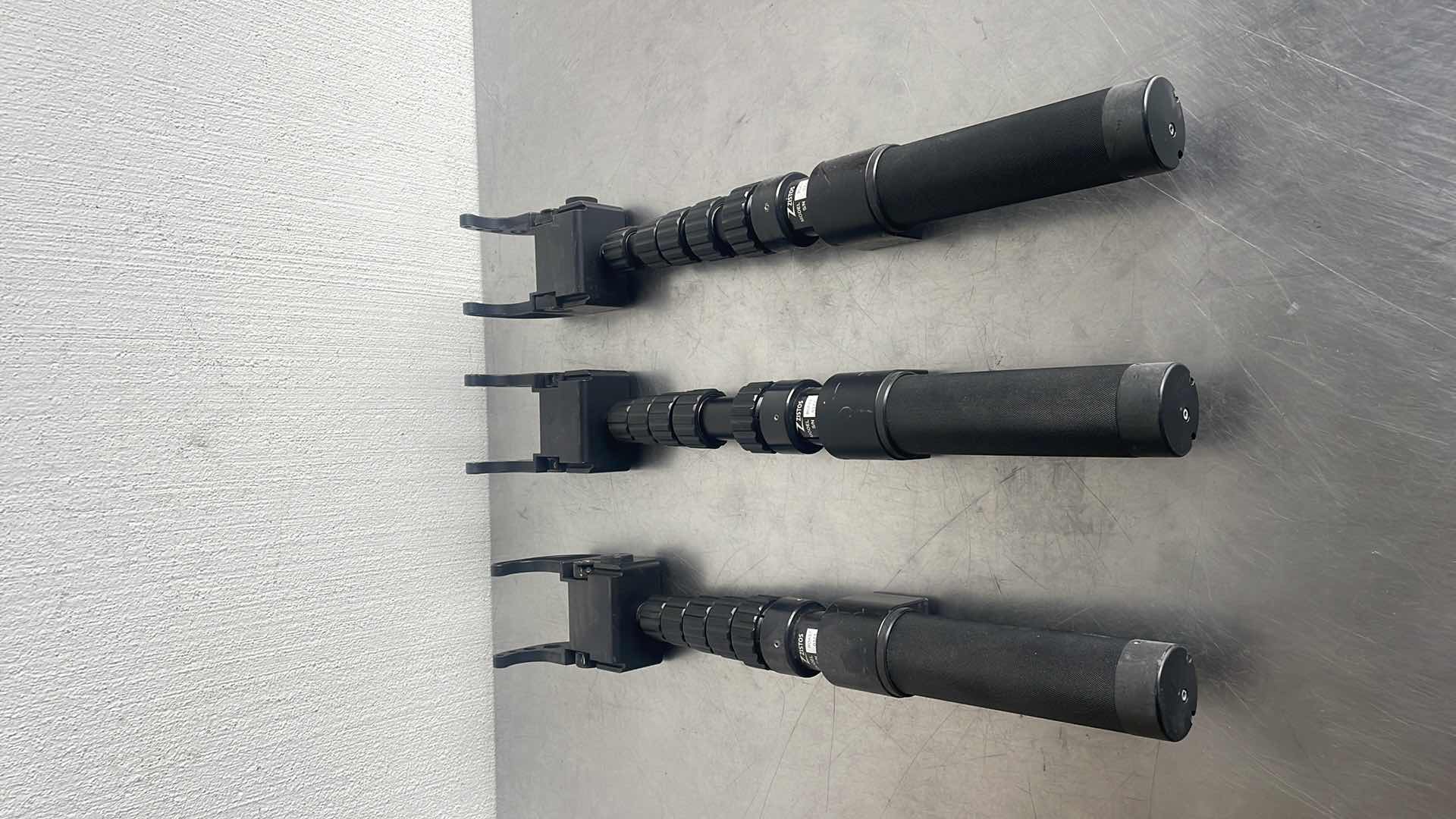 Photo 1 of ZISTOS ROAST TACTICAL RECON SCOU SEARCHSTICK 20.5" TO 72" FOR ROBOT
CAMERA