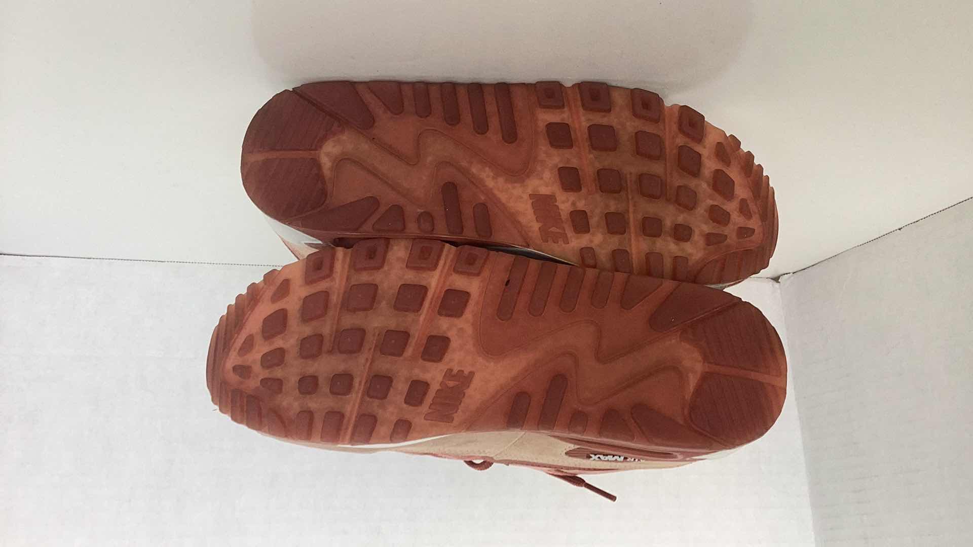 Photo 3 of NIKE AIR MAX 90 LX WOMANS PARTICLE ROSE SIZE 8.5 CM 25.5 $175