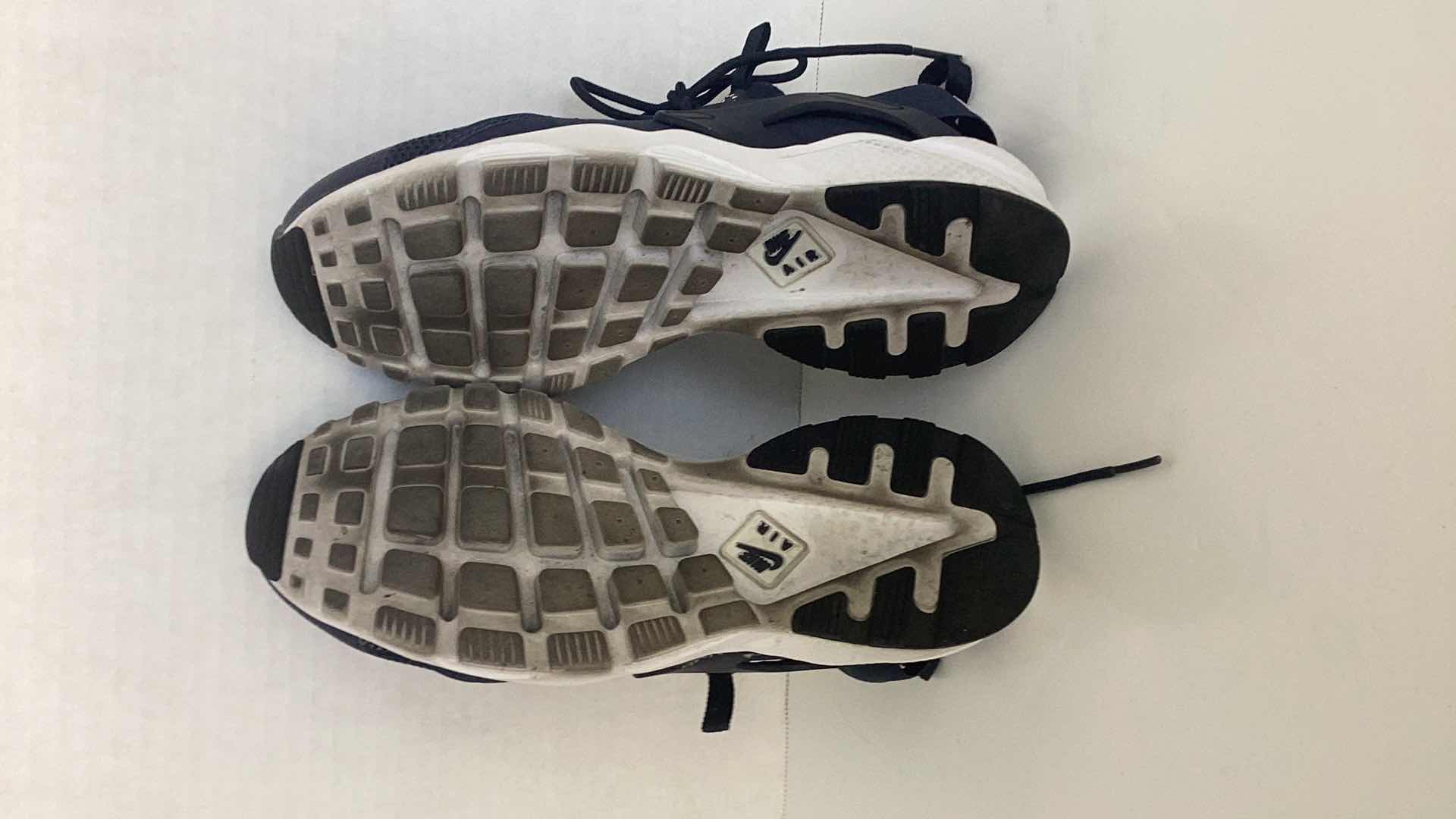 Photo 1 of NIKE AIR HUARACHE RUN ULTRA NAVY SIZE 7Y CM 25 $200