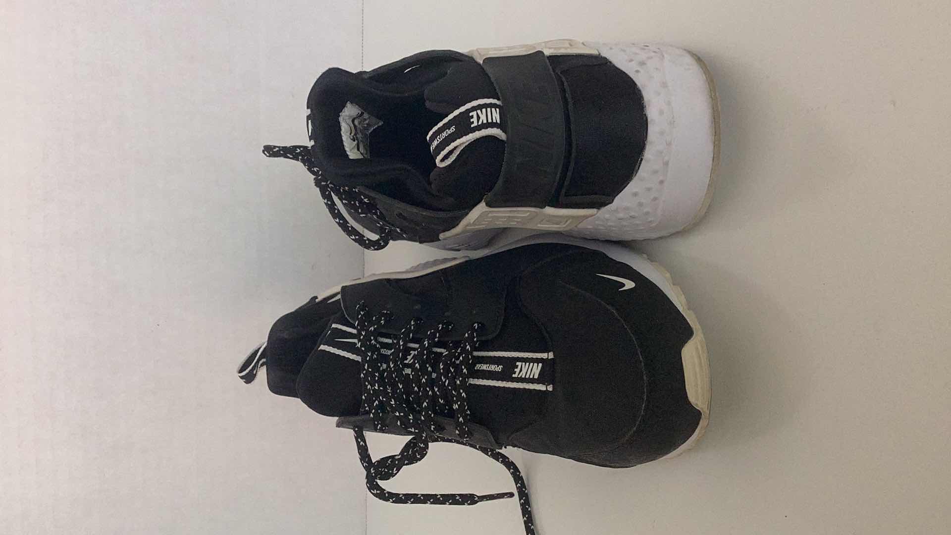 Photo 1 of NIKE AIR HUARACHE SE RUN ULTRA SIZE 7Y CM 25 $210