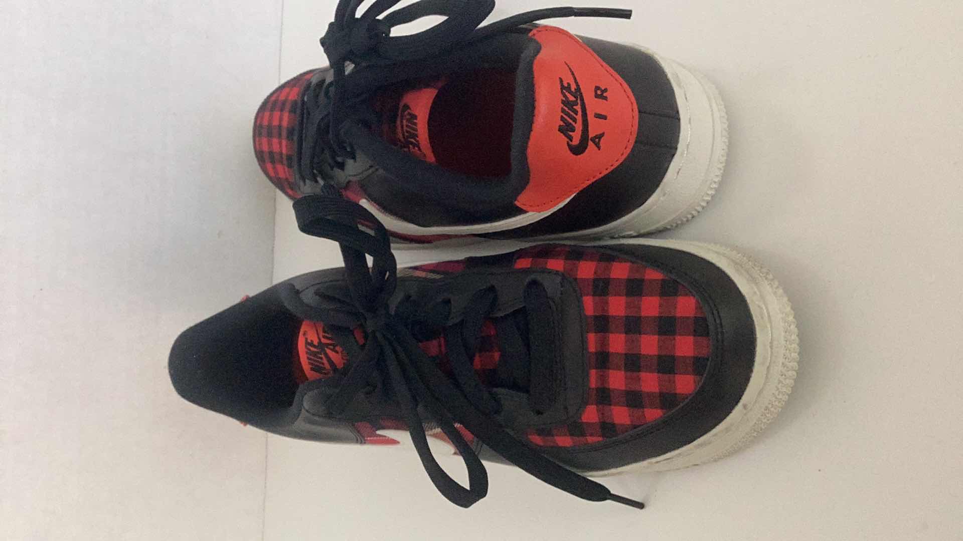 Photo 1 of NIKE AIR FORCE 1 LOW FLANNEL SIZE 7Y CM25 $200