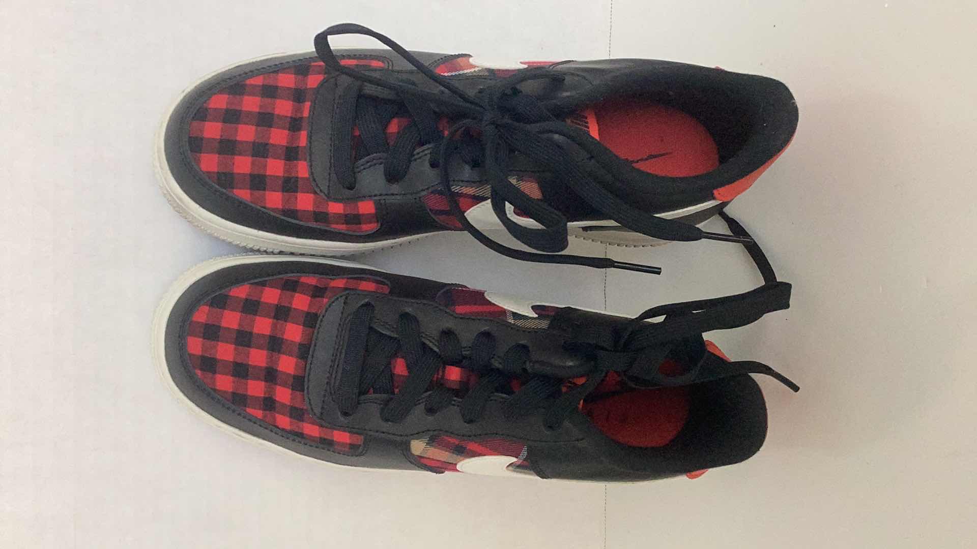 Photo 1 of NIKE AIR FORCE 1 LOW FLANNEL SIZE 7Y CM25 $200